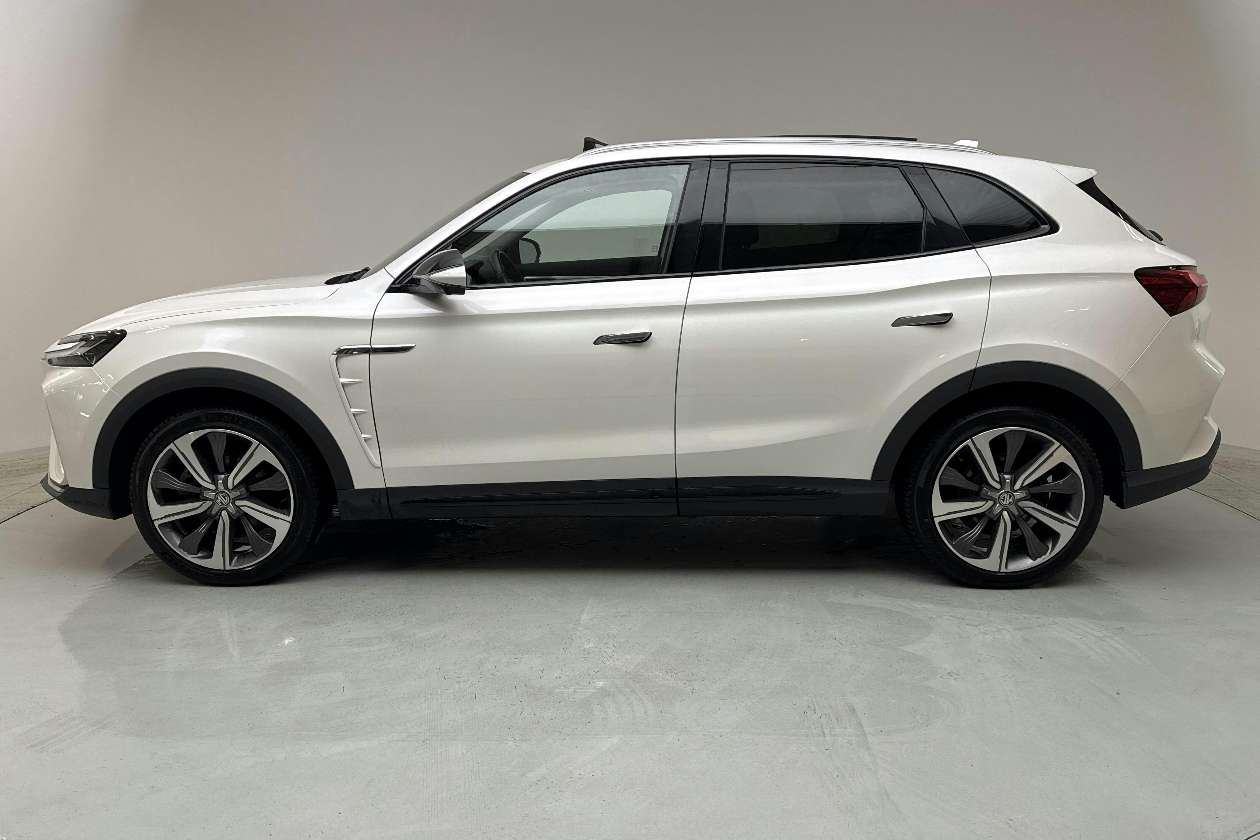 Presentation photo 2 of 17: MG Marvel R (180hk) - 78 390 km - Automatic - white - 2022