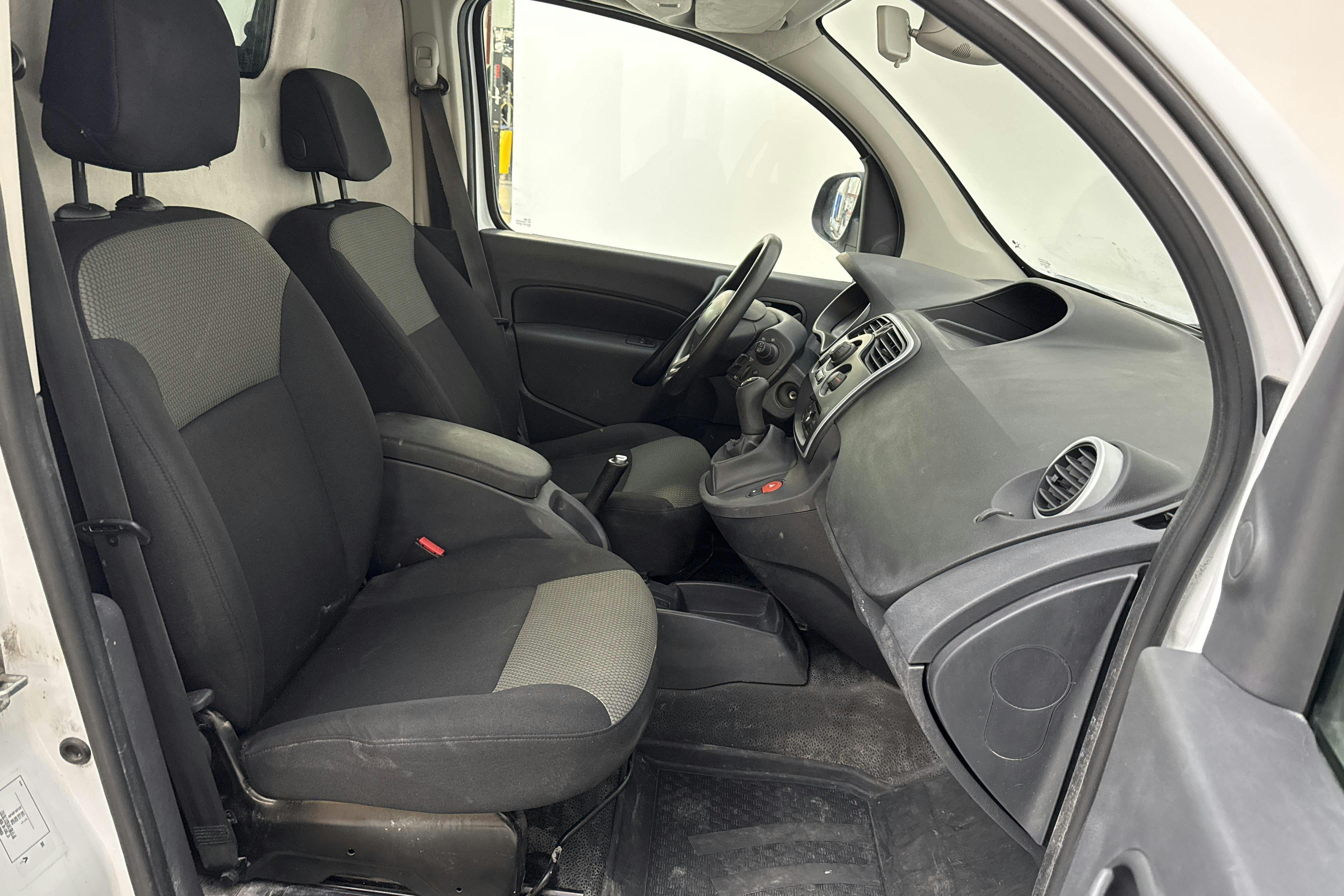 Renault Kangoo 1.5 dCi Maxi skåp (90hk) - 15 895 mil - Manuell - vit - 2019