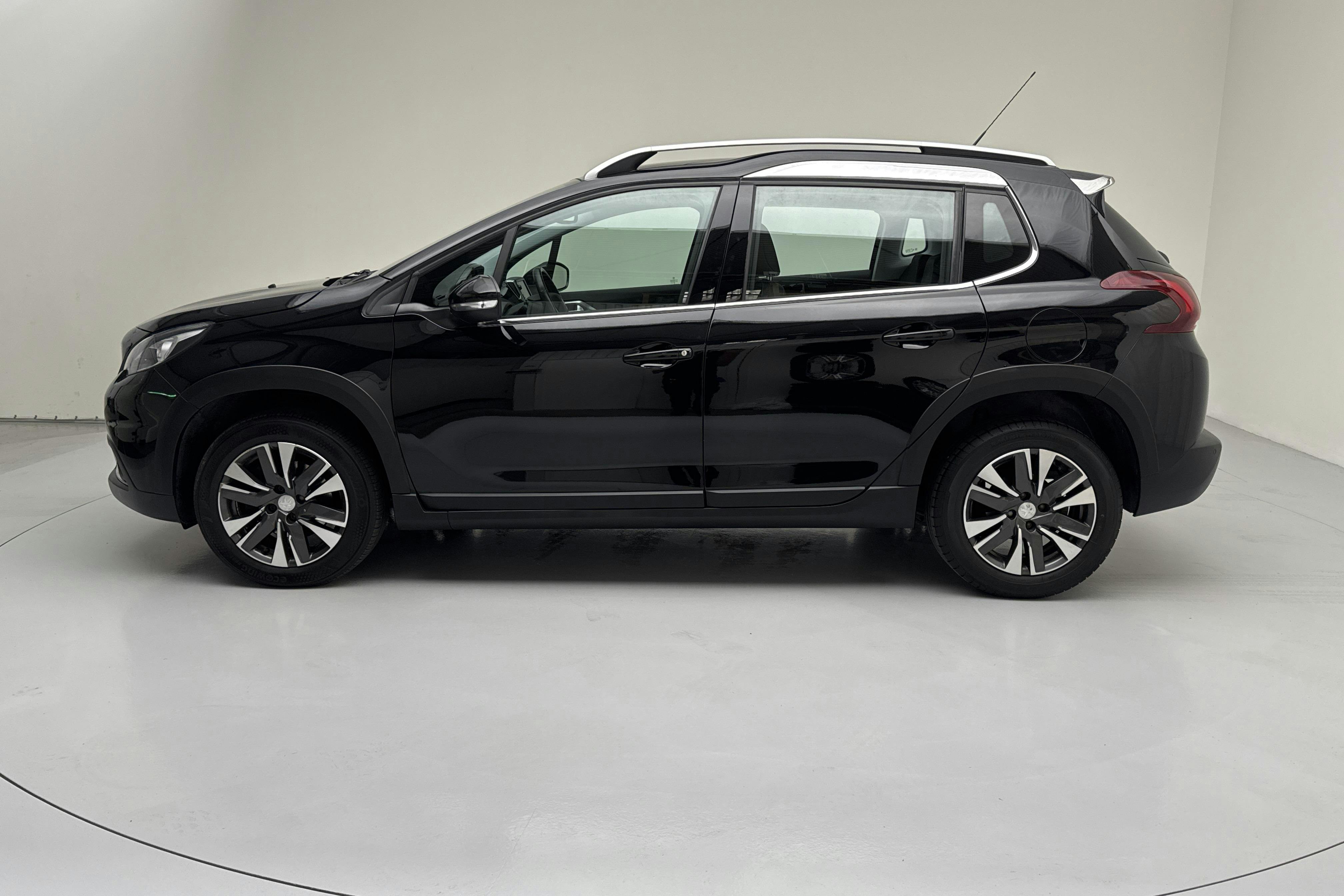 Peugeot 2008 1.2 PureTech (110hk) - 72 730 km - Automatic - 2018