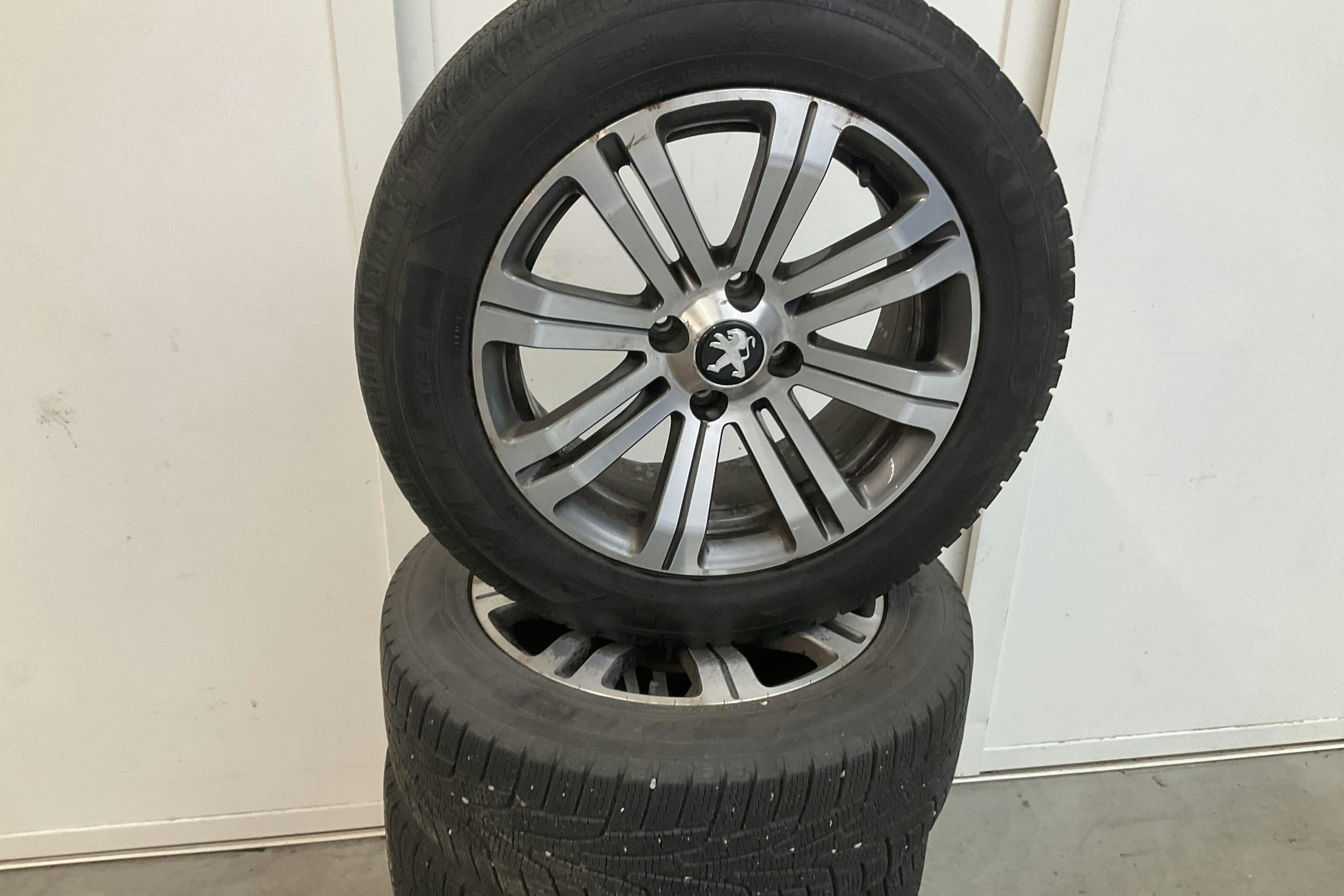 Peugeot 2008 1.2 PureTech (110hk) - 72 730 km - Automatic - 2018