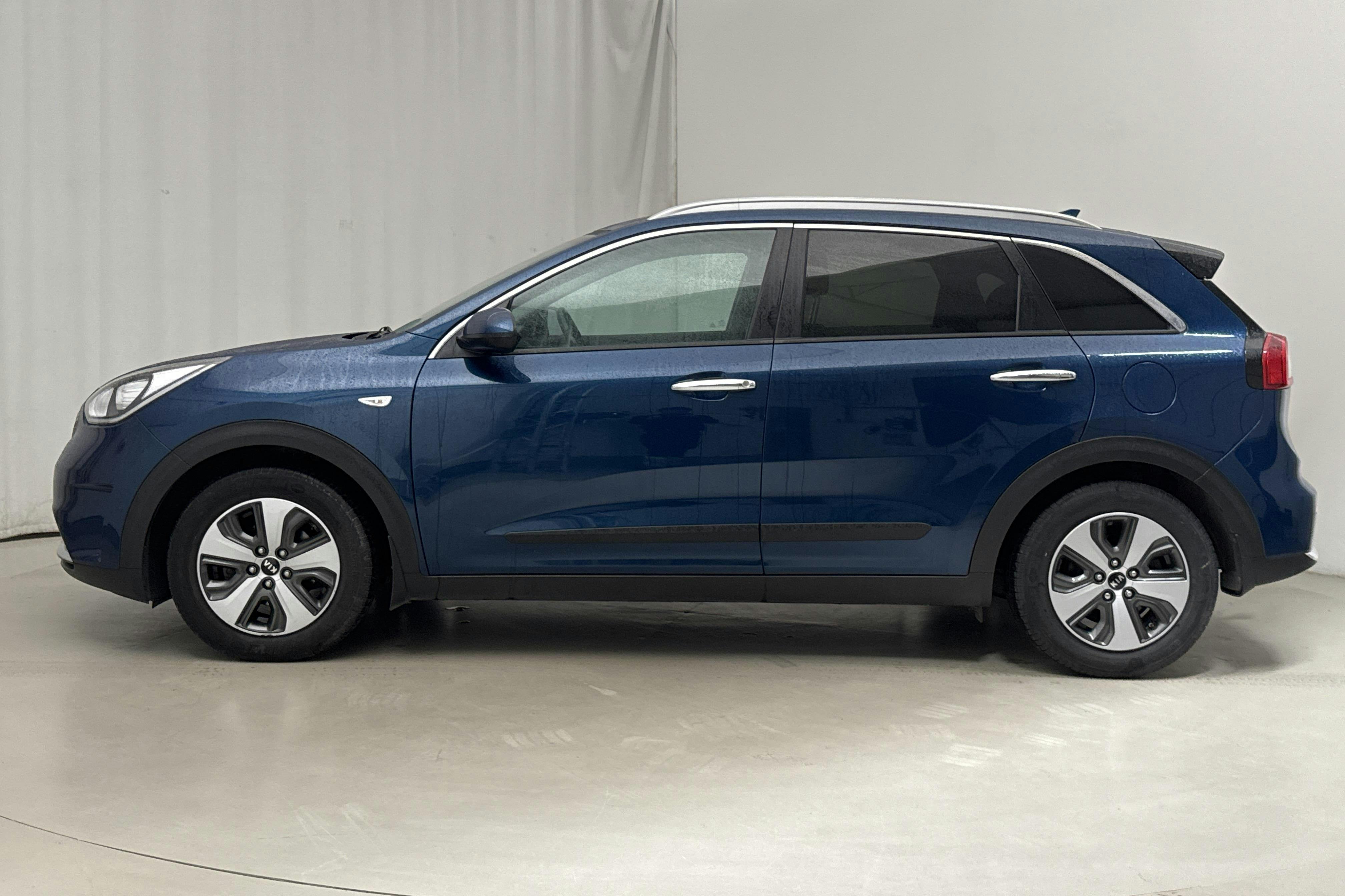 KIA Niro Hybrid 1.6 (141hk) - 8 097 mil - Automat - blå - 2017