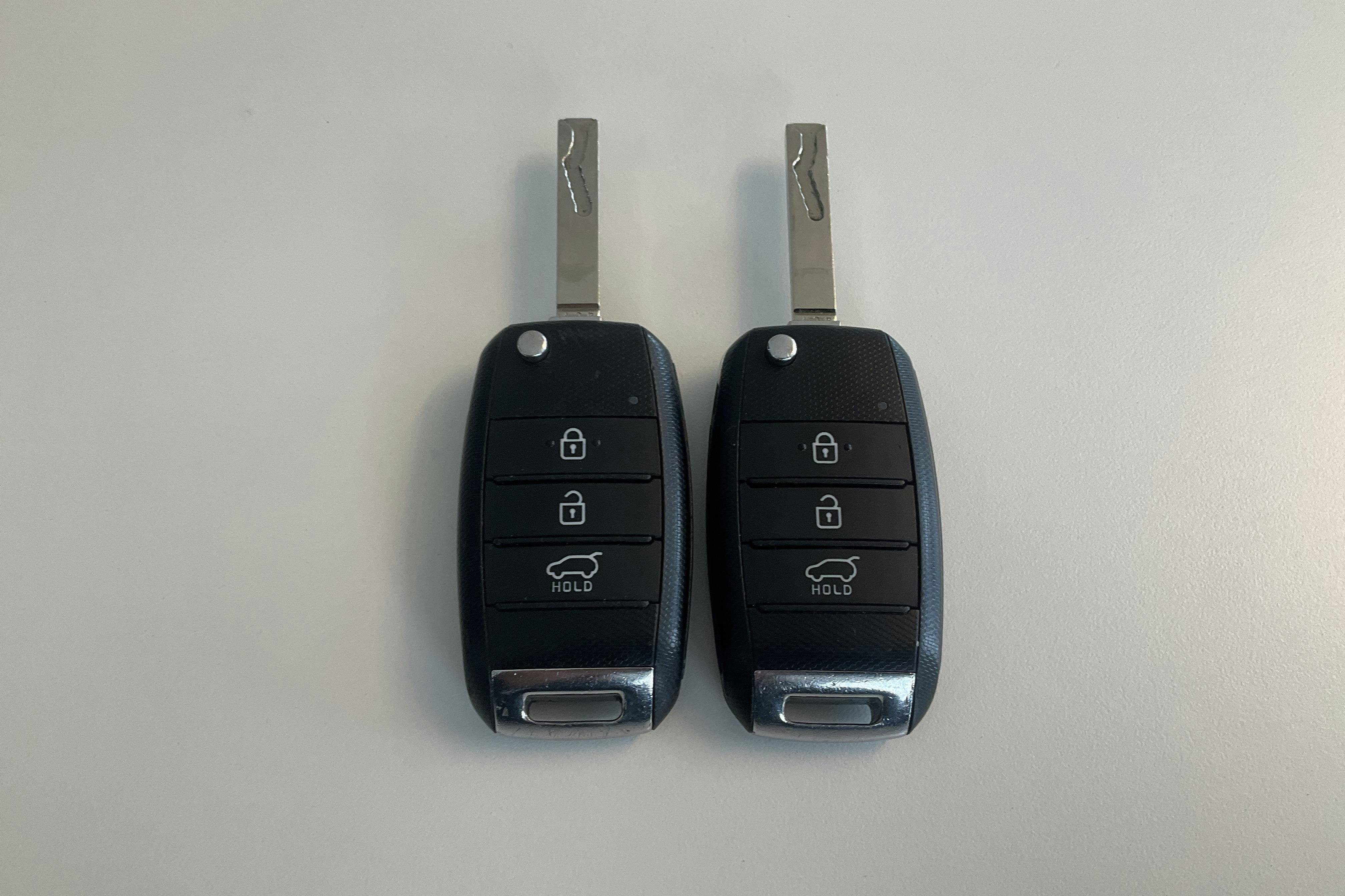 KIA Niro Hybrid 1.6 (141hk) - 8 097 mil - Automat - blå - 2017