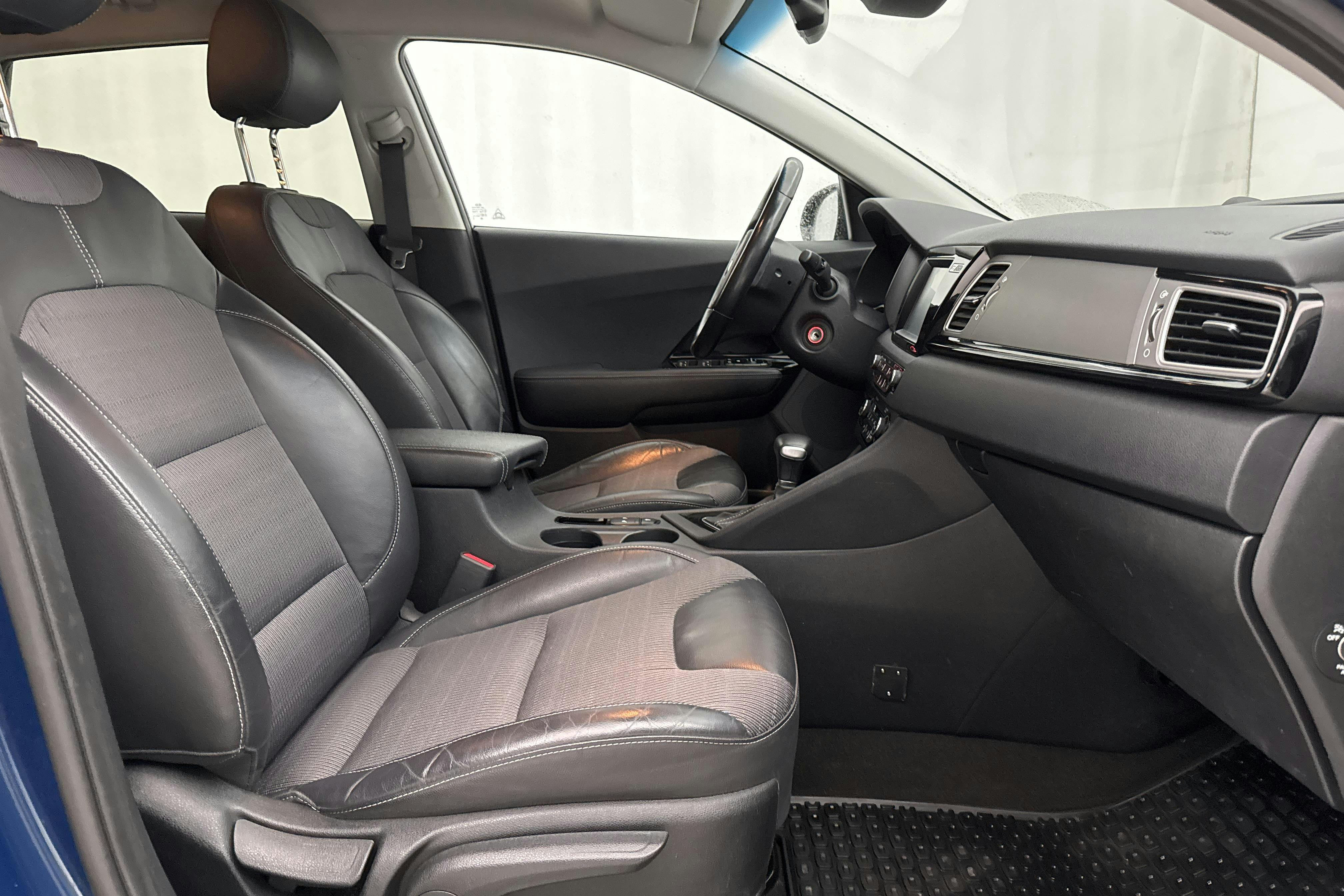 KIA Niro Hybrid 1.6 (141hk) - 8 097 mil - Automat - blå - 2017