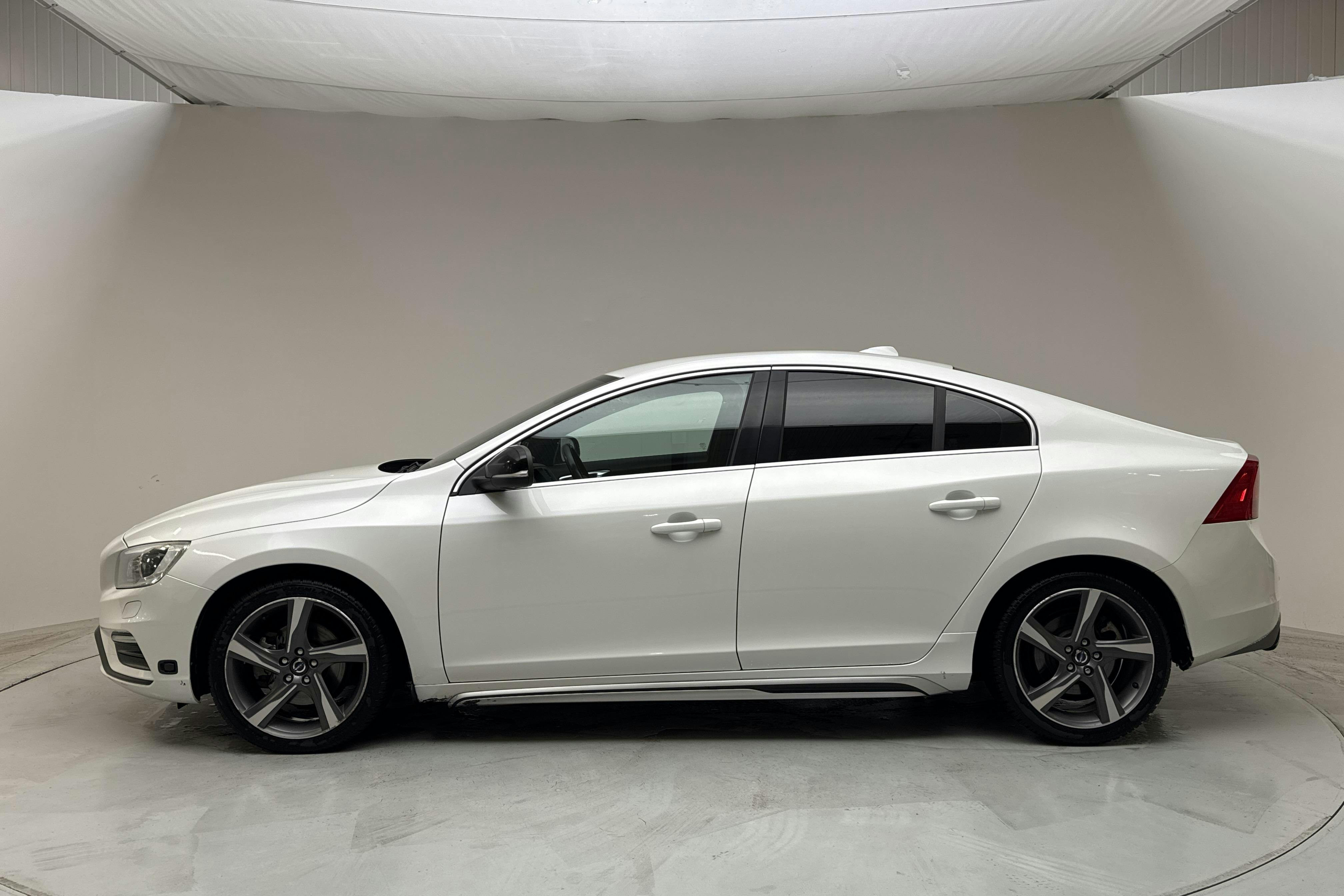 Volvo S60 T4F (180hk) - 20 757 mil - Manuell - vit - 2014