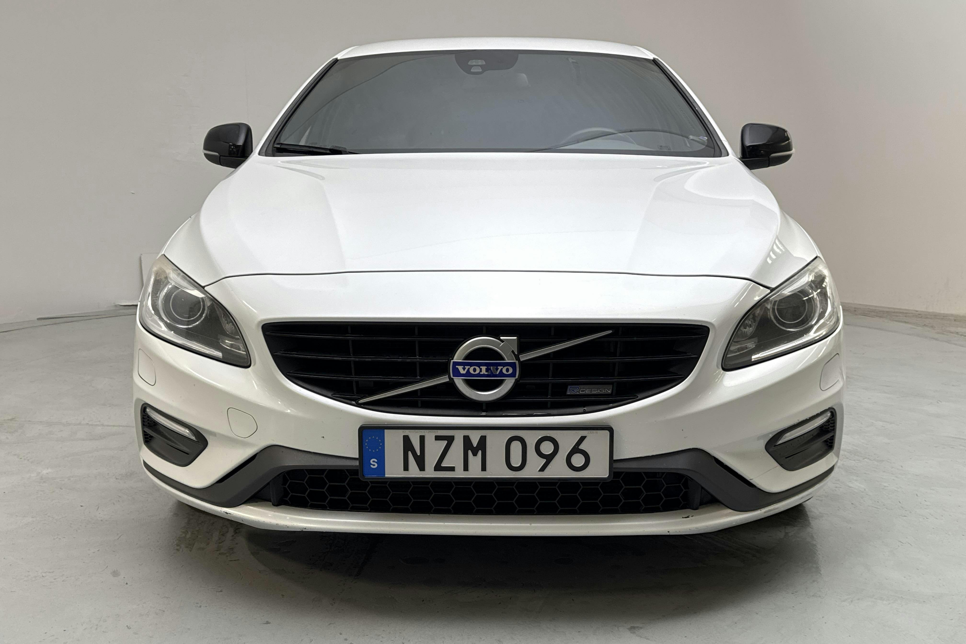 Volvo S60 T4F (180hk) - 20 757 mil - Manuell - vit - 2014