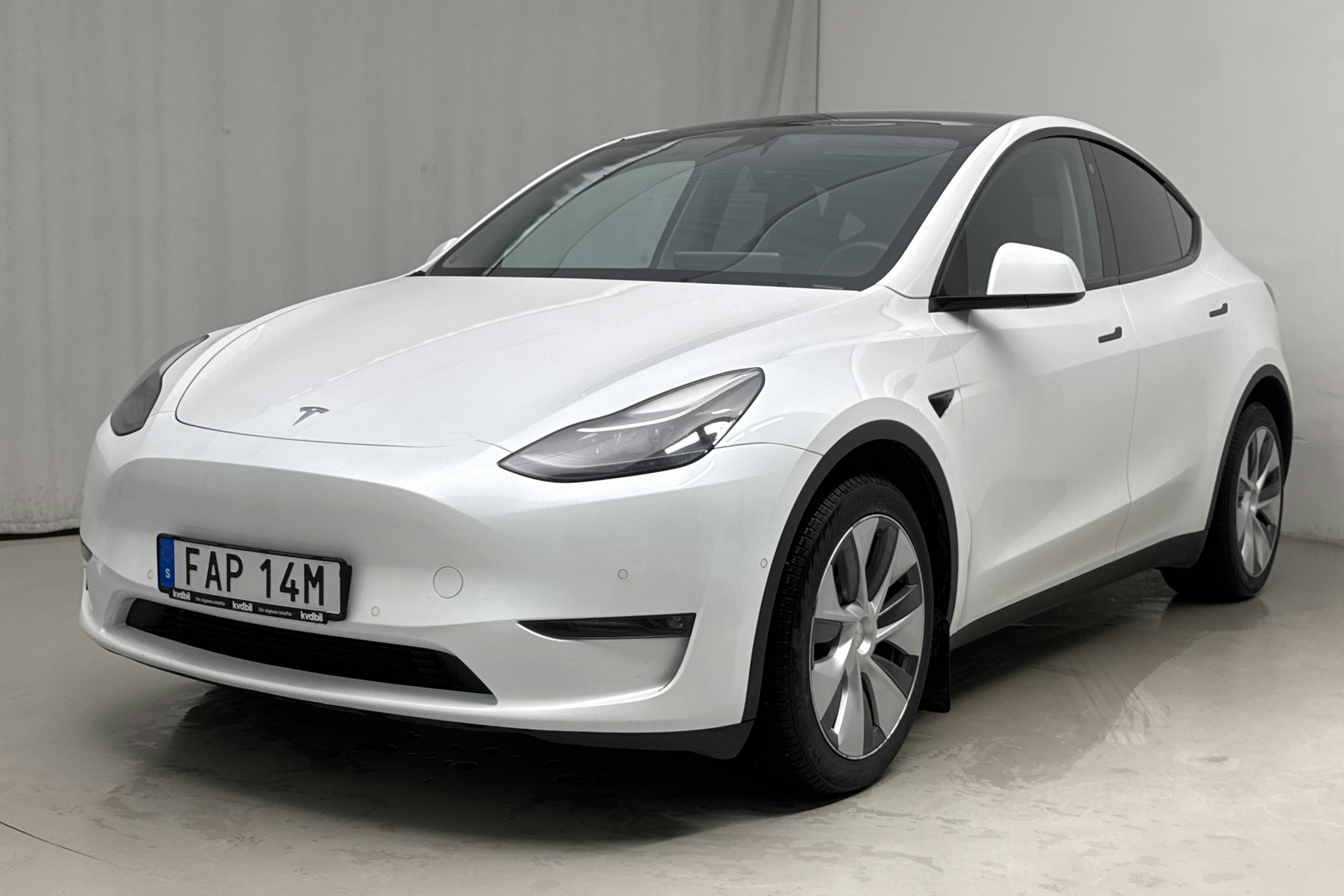 Tesla Model Y Long Range Dual Motor AWD - 12 653 mil - Automat - vit - 2022