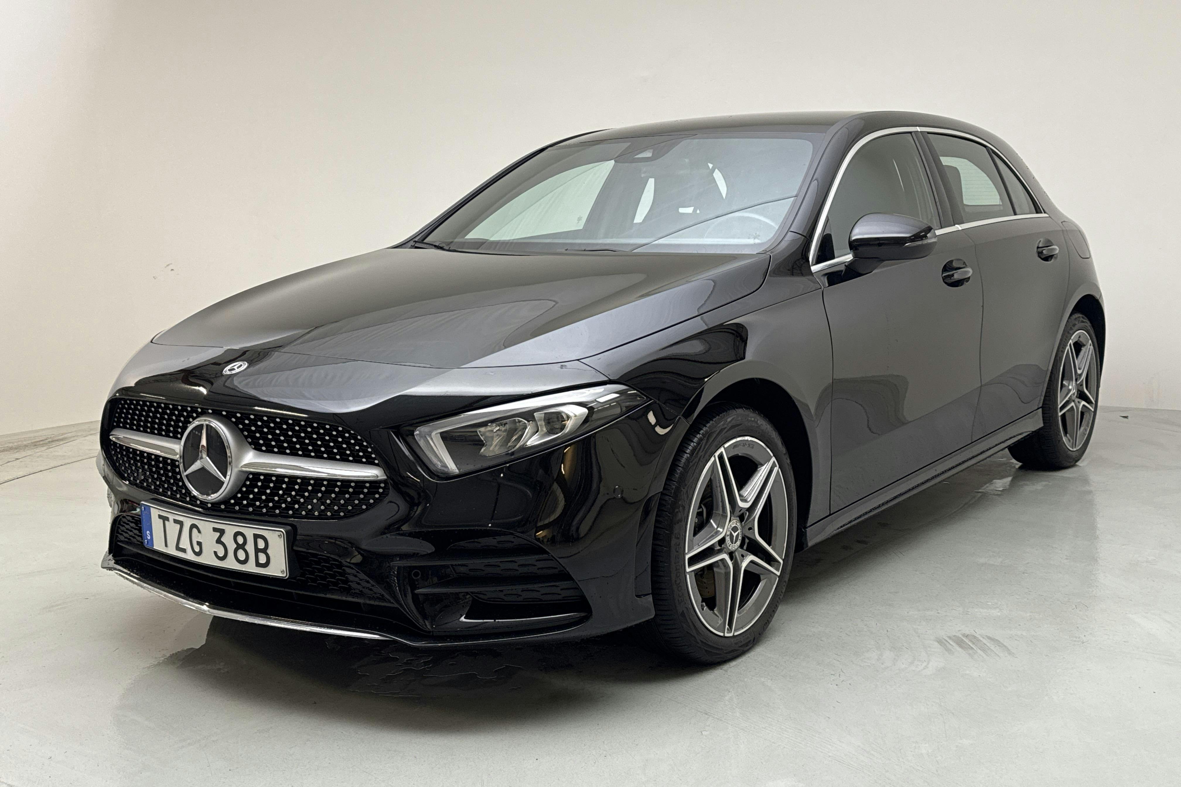 Mercedes A 250 e 5dr W177 (218hk) - 5 371 mil - Automat - svart - 2022