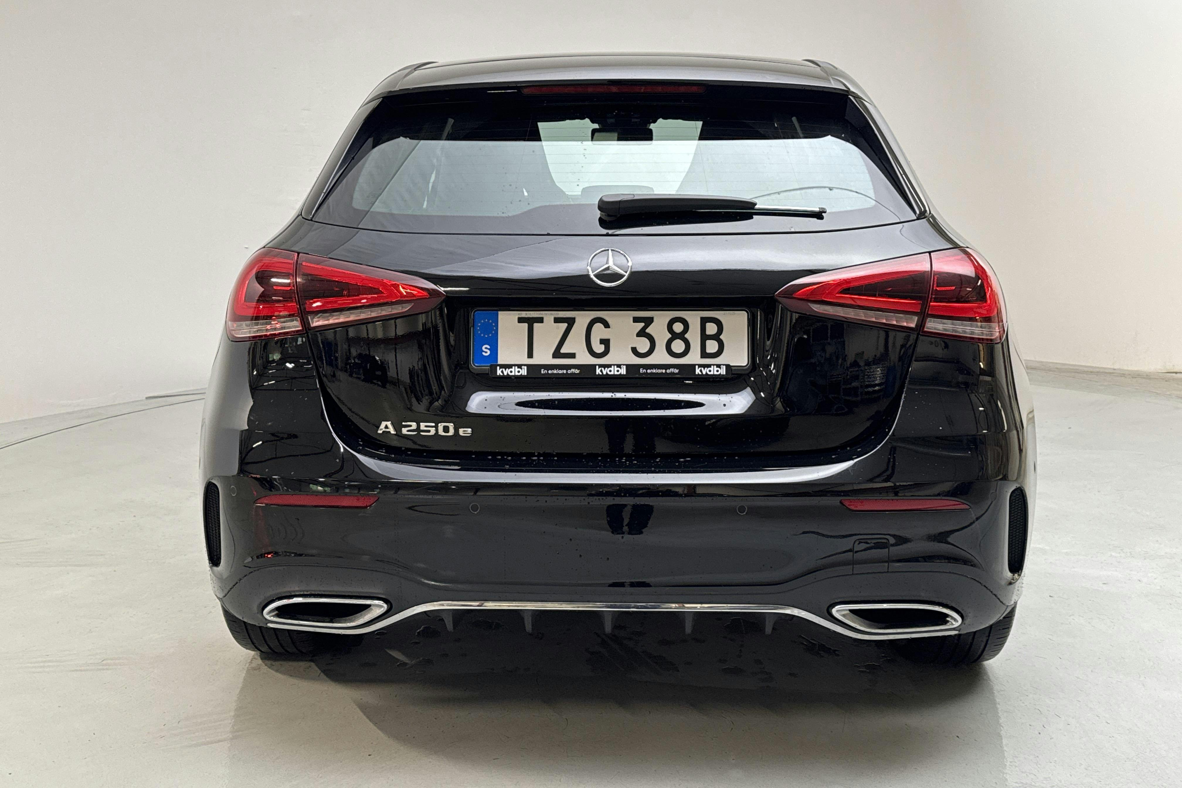 Mercedes A 250 e 5dr W177 (218hk) - 53 710 km - Automatic - black - 2022