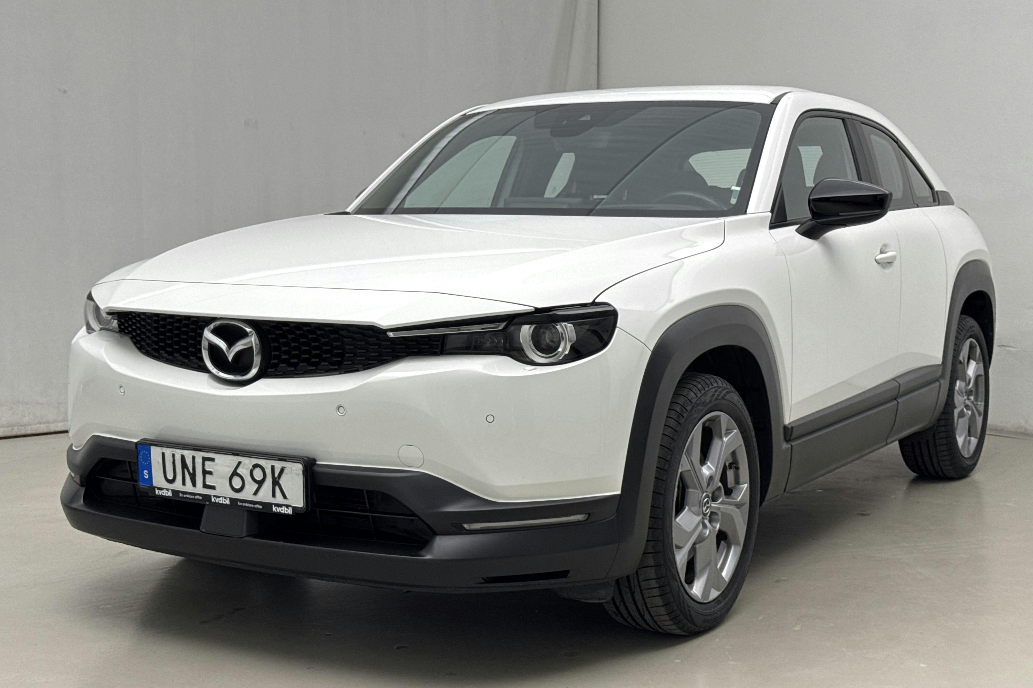Presentation photo 1 of 19: Mazda MX-30 e-Skyactiv (145hk) - 40 670 km - Automatic - white - 2021