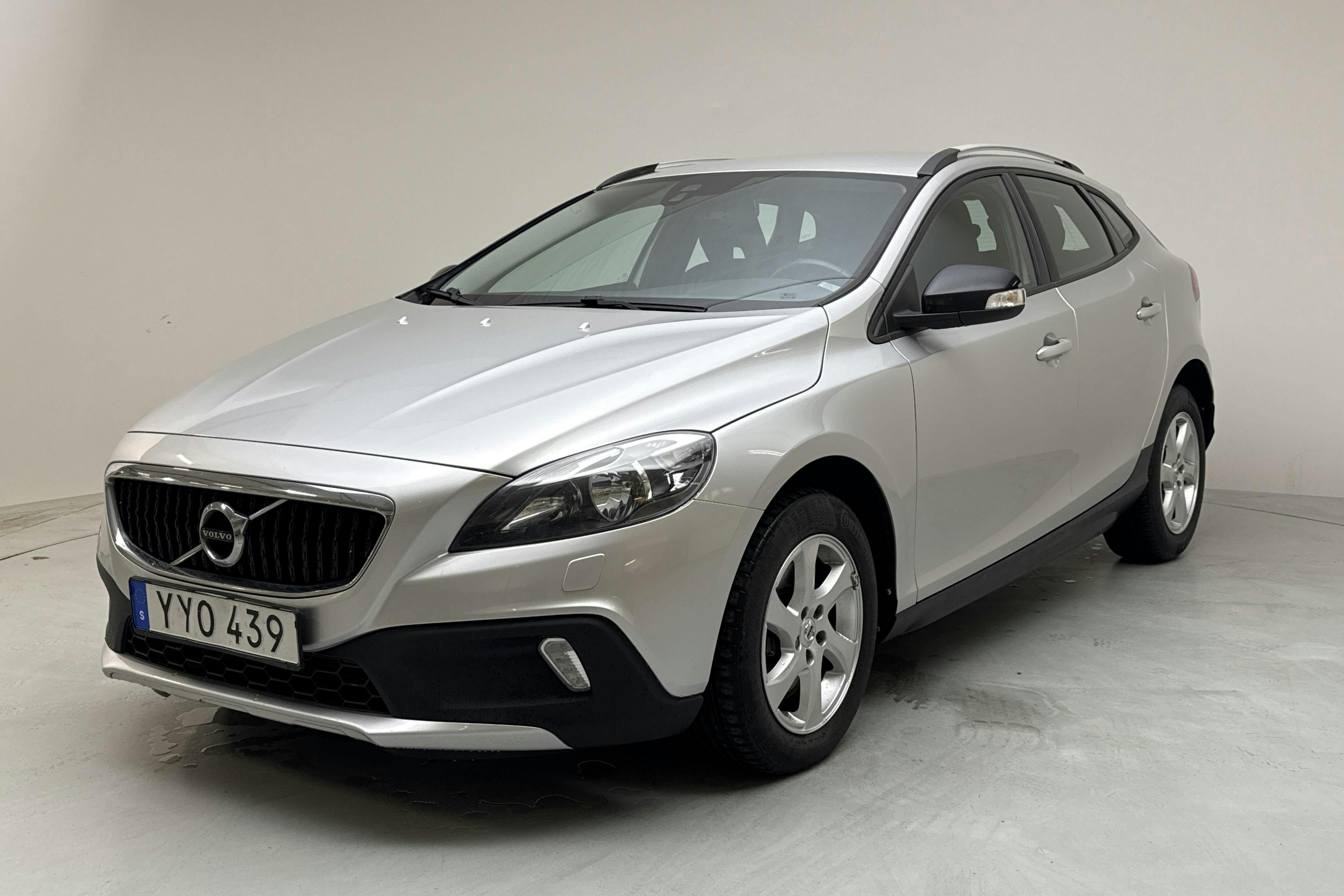 Volvo V40 Cross Country D2 (120hk) - 143 700 km - Automatic - silver - 2018