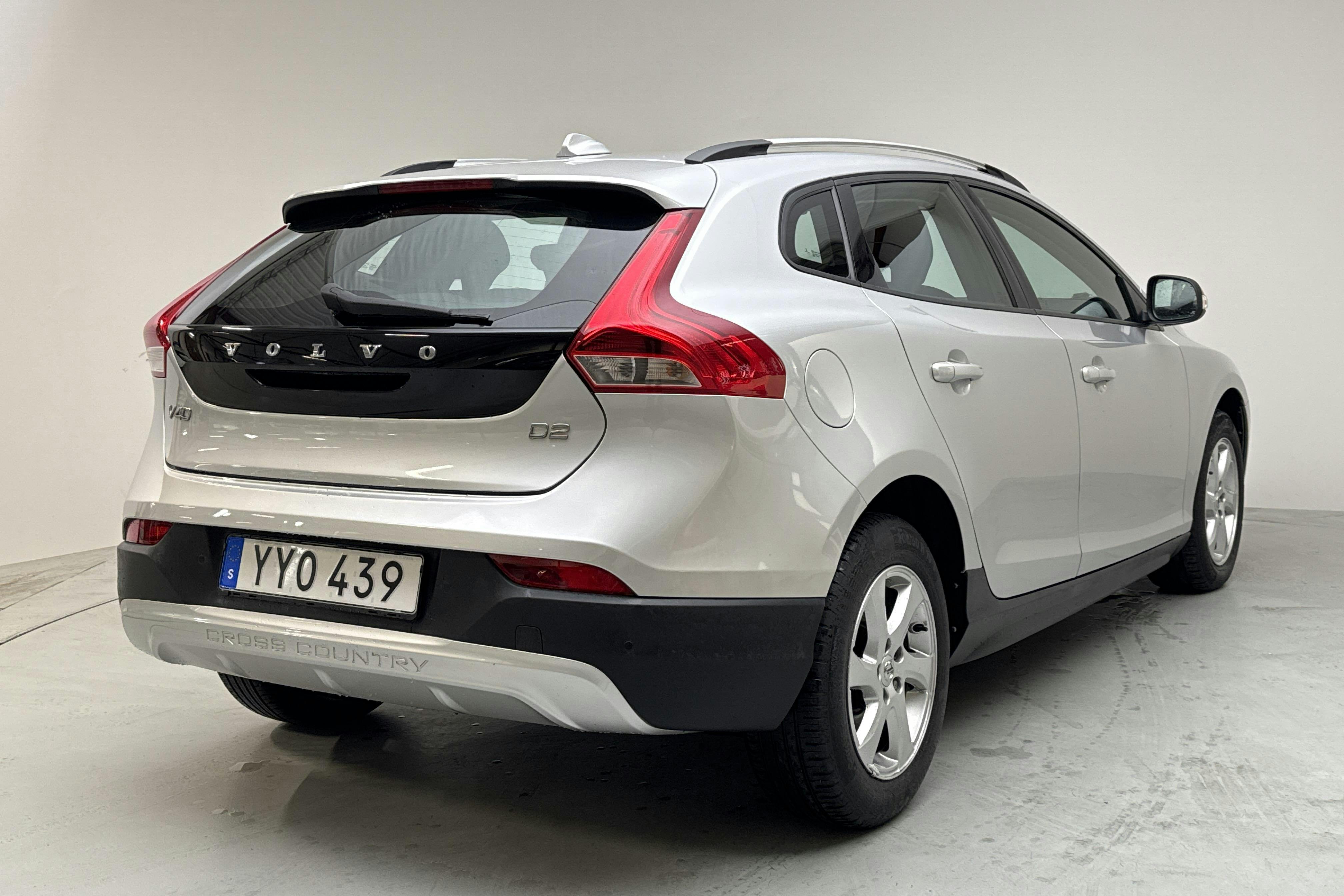 Volvo V40 Cross Country D2 (120hk) - 143 700 km - Automatic - silver - 2018