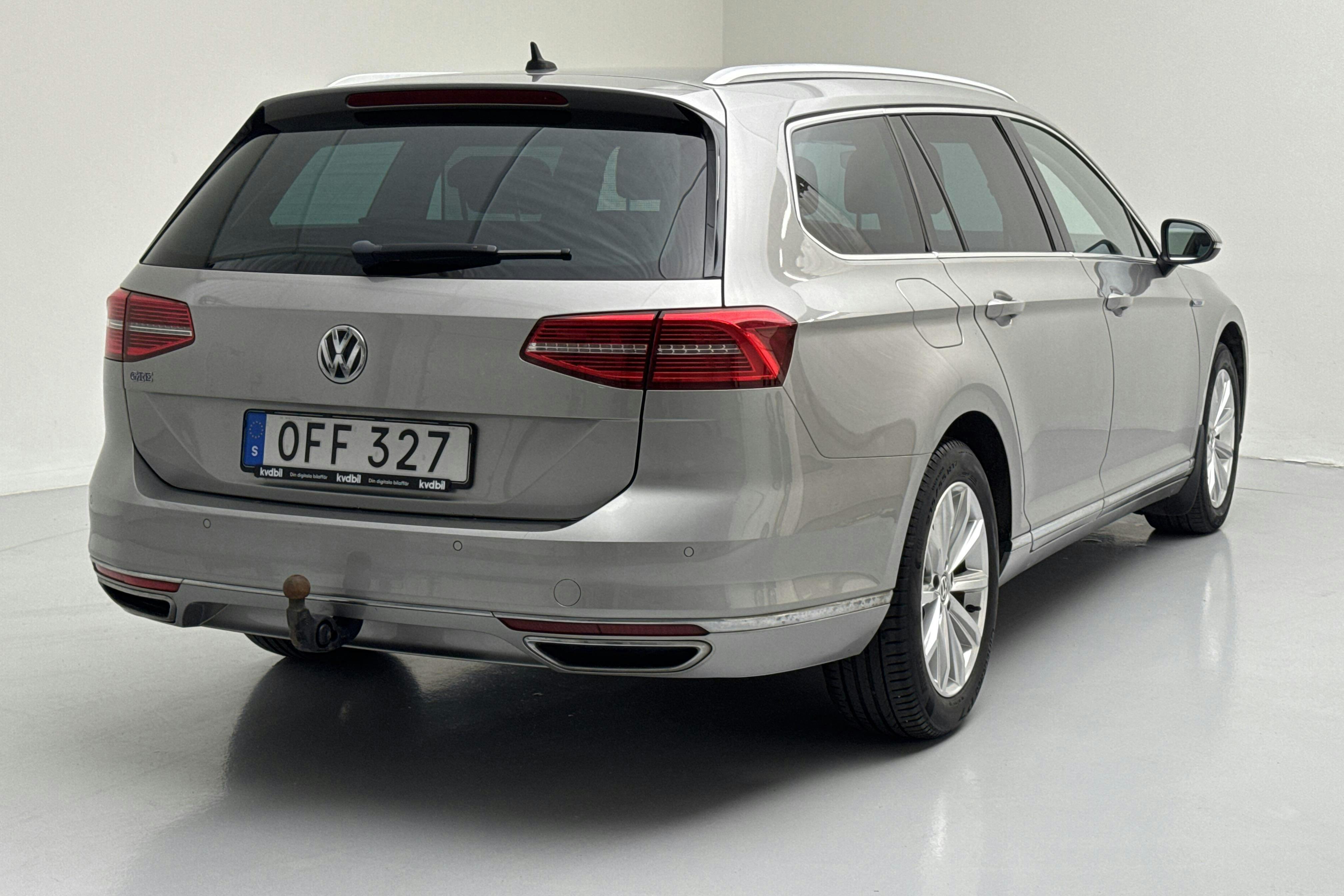 VW Passat 1.4 Plug-in-Hybrid Sportscombi (218hk) - 168 120 km - Automatic - silver - 2017