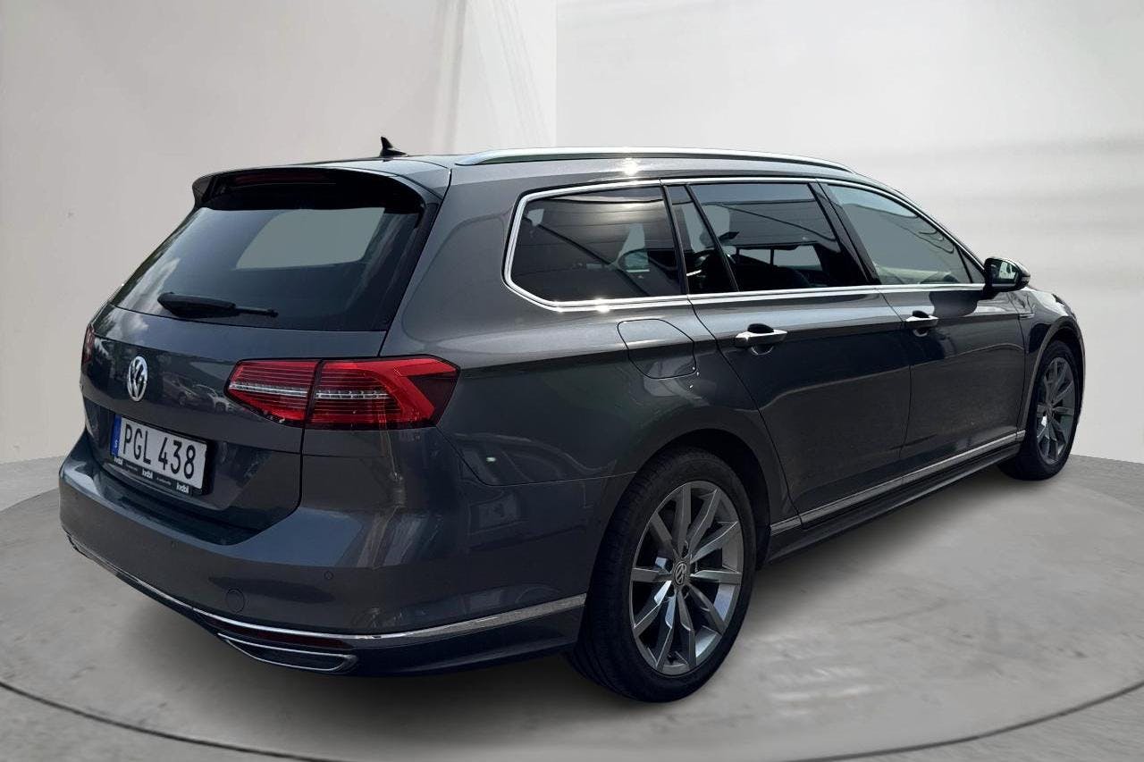 VW Passat 2.0 TDI BiTurbo Sportscombi 4MOTION (240hk) - 14 290 mil - Automat - Dark Grey - 2017