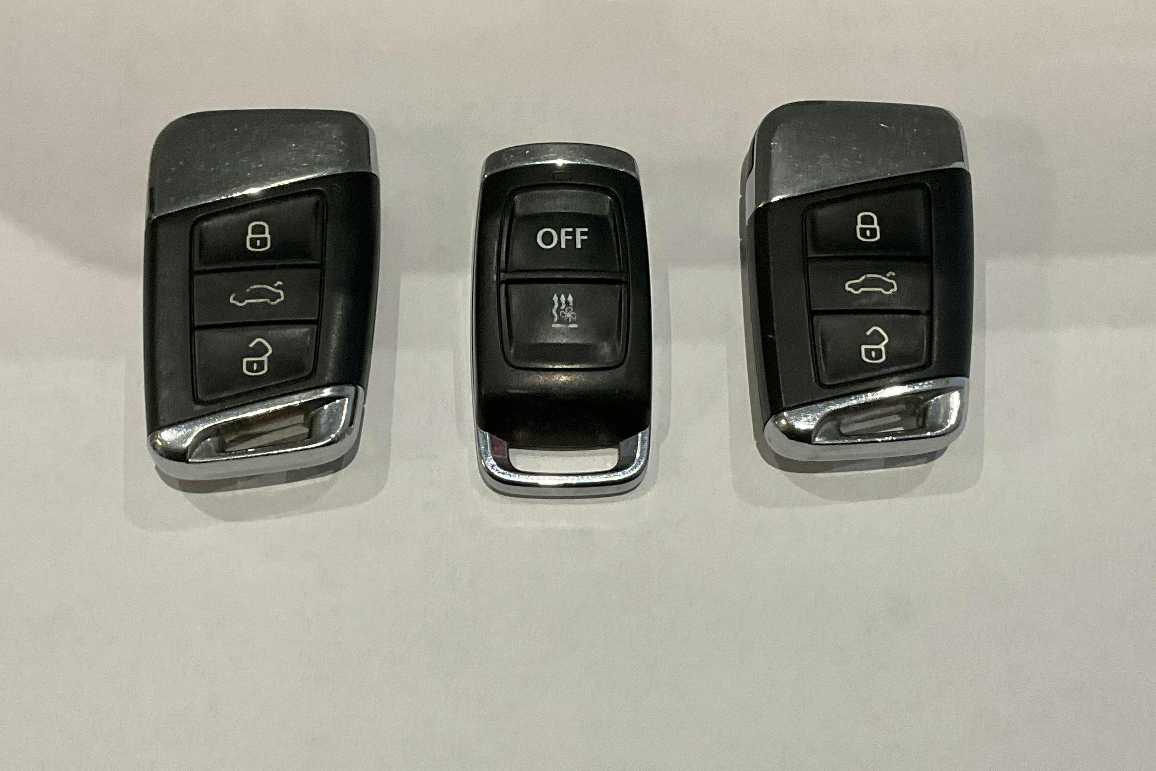 VW Passat 2.0 TDI BiTurbo Sportscombi 4MOTION (240hk) - 14 290 mil - Automat - Dark Grey - 2017