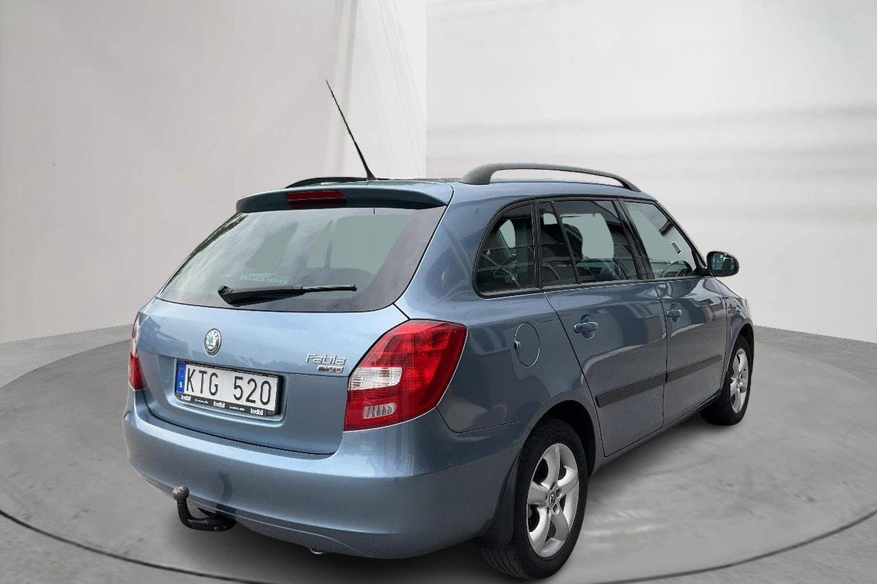 Skoda Fabia 1.2 TSI Combi (105hk) - 159 570 km - Manual - Light Grey - 2011