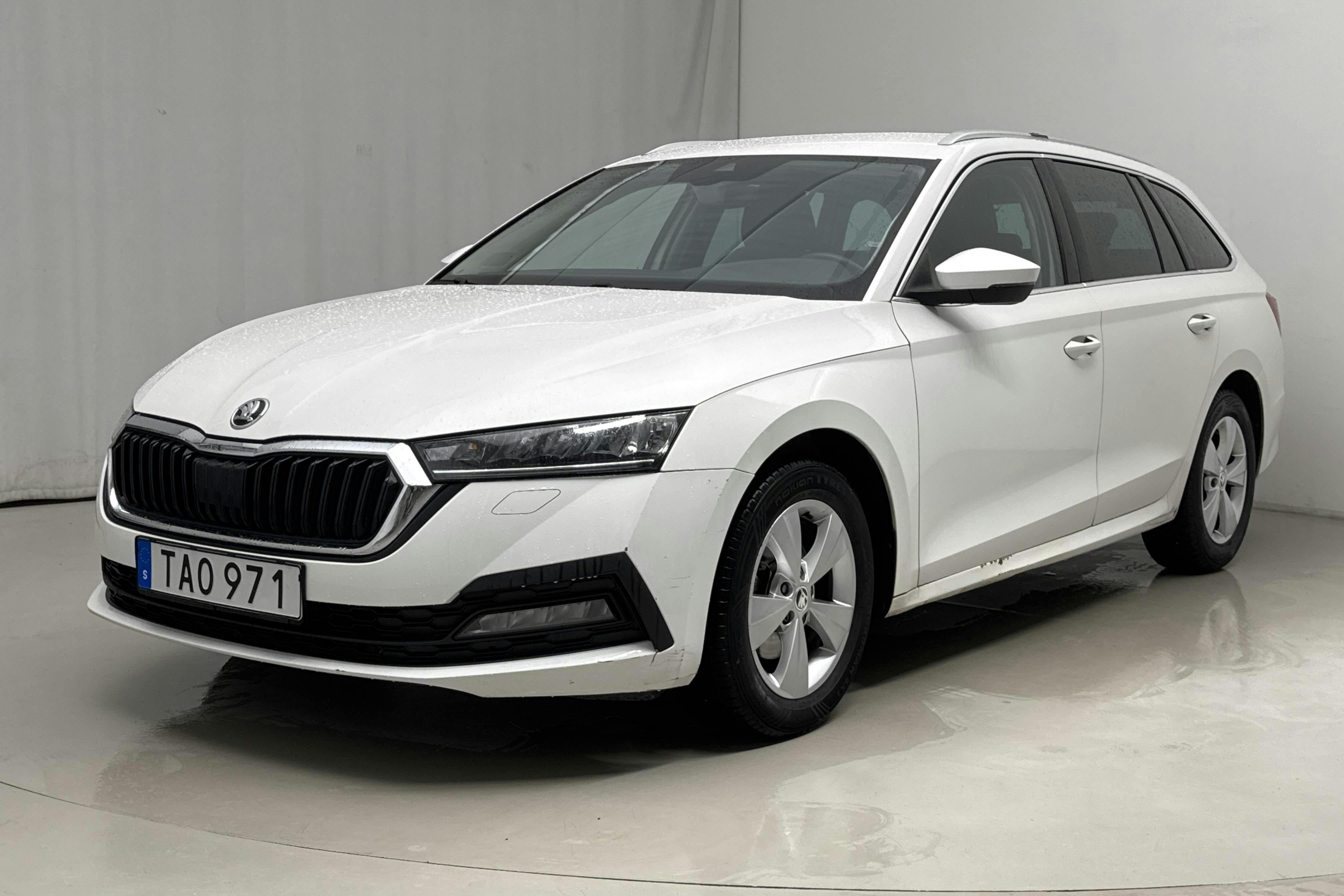 Presentation photo 1 of 18: Skoda Octavia G-TEC 1.5 TSI Combi (130hk) - 134 630 km - Automatic - white - 2021