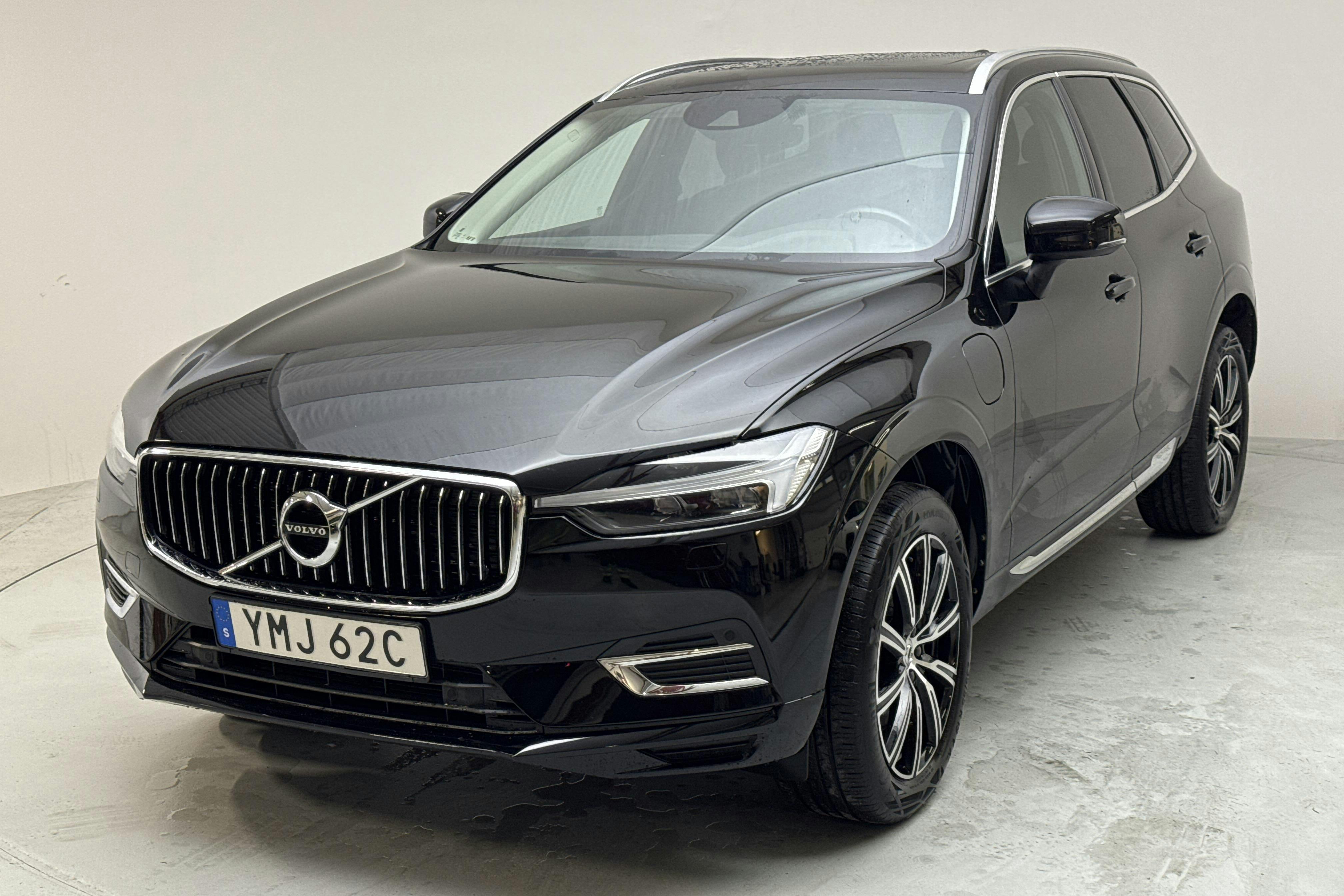 Volvo XC60 T6 AWD Recharge (340hk) - 8 586 mil - Automat - svart - 2021