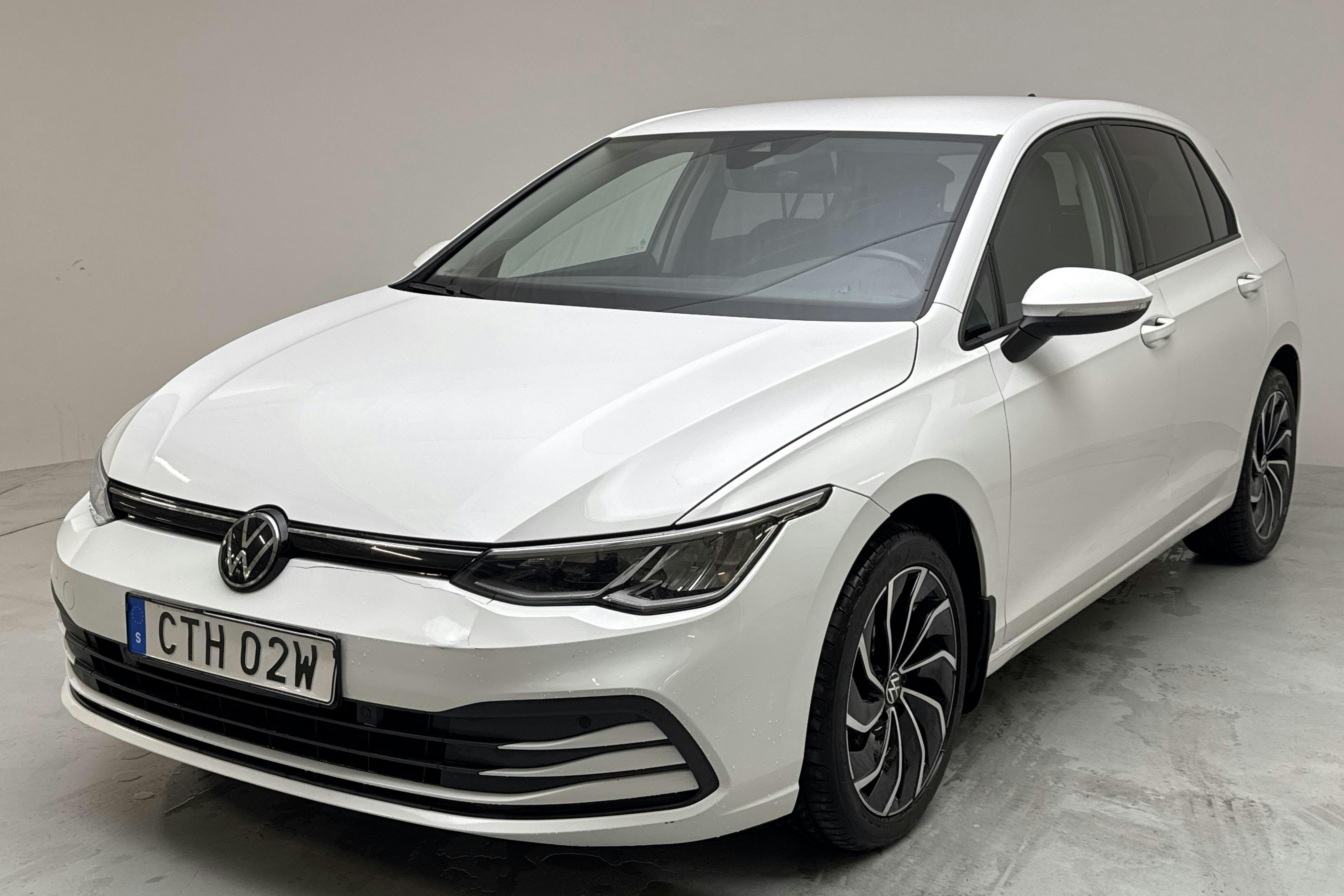 VW Golf VIII 1.0 TSI 5dr (110hk) - 19 523 mil - Automat - vit - 2023