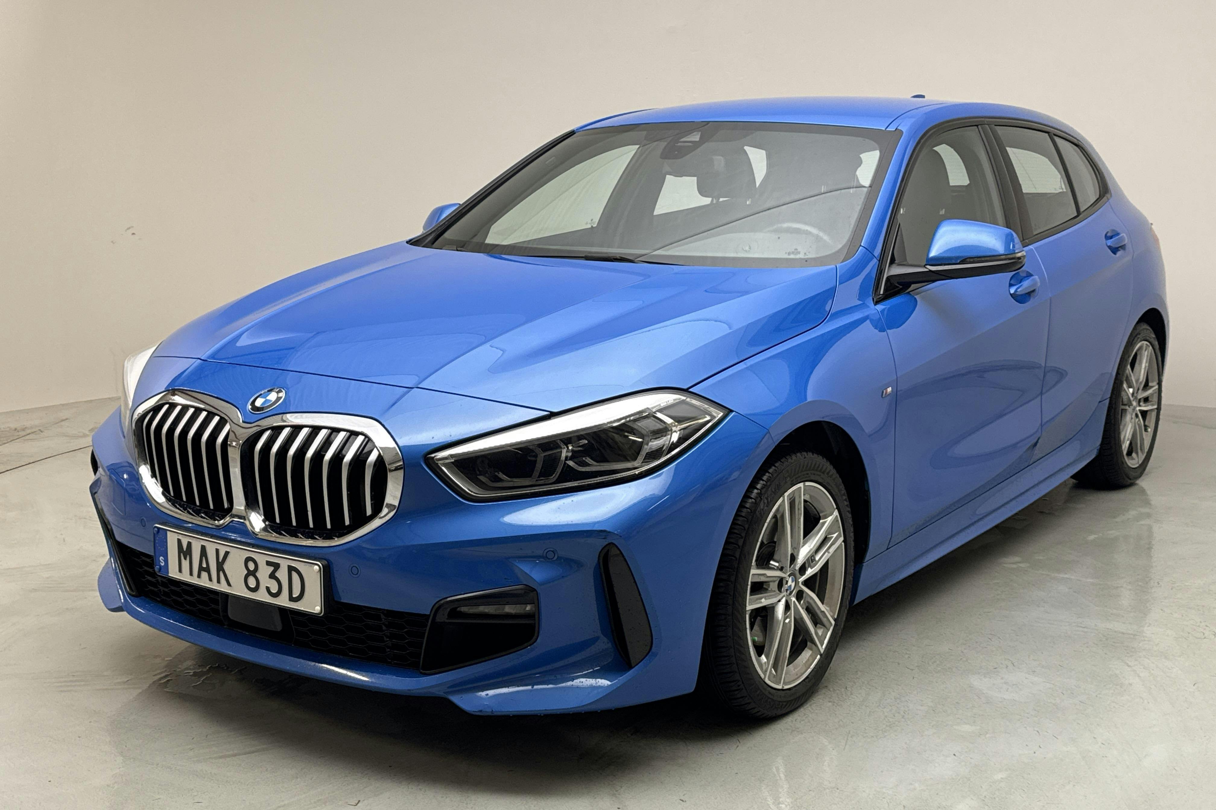 BMW 118i 5dr, F40 (140hk) - 9 955 mil - Automat - blå - 2021
