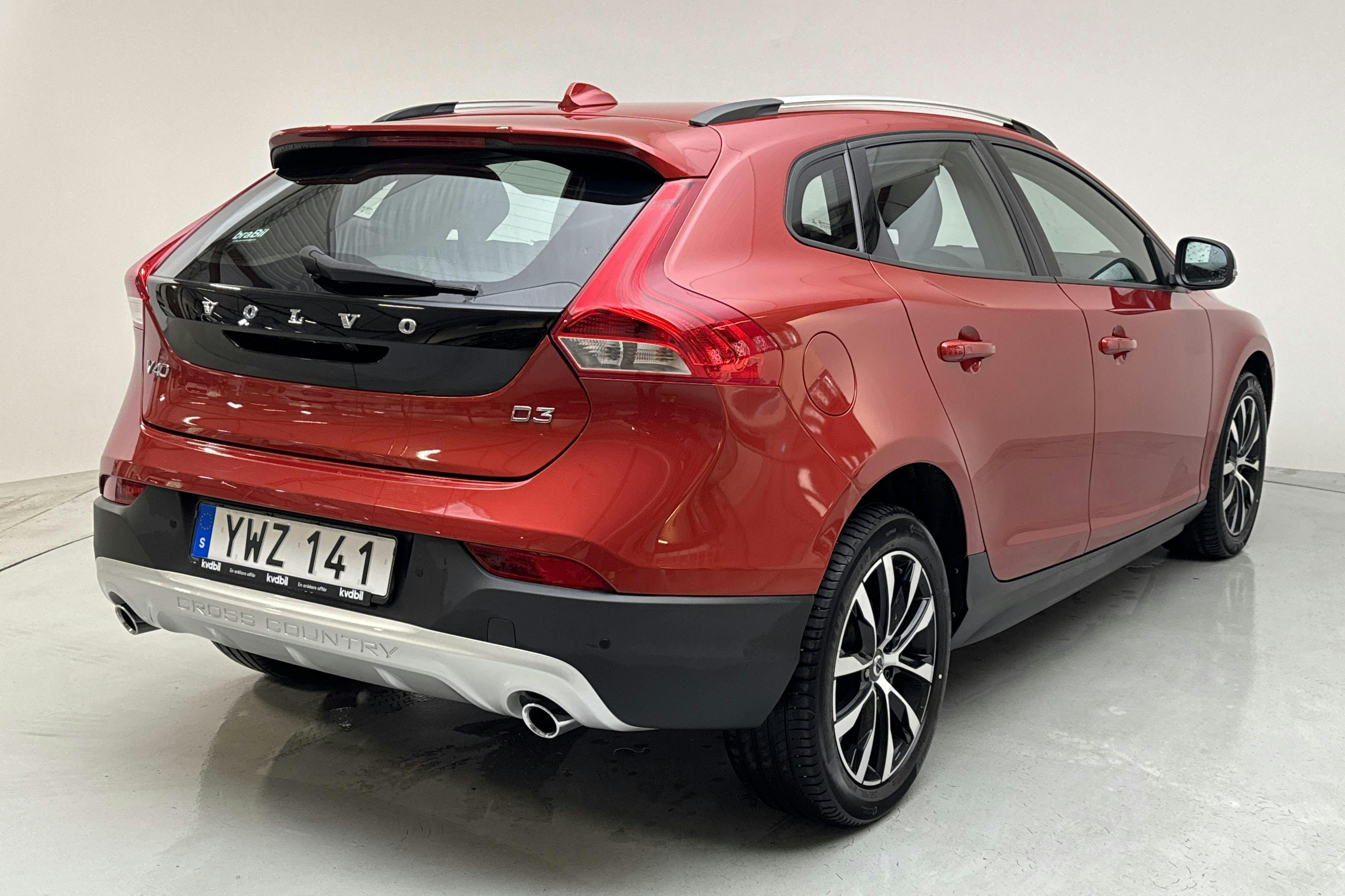 Volvo V40 Cross Country D3 (150hk) - 11 724 mil - Automat - röd - 2019