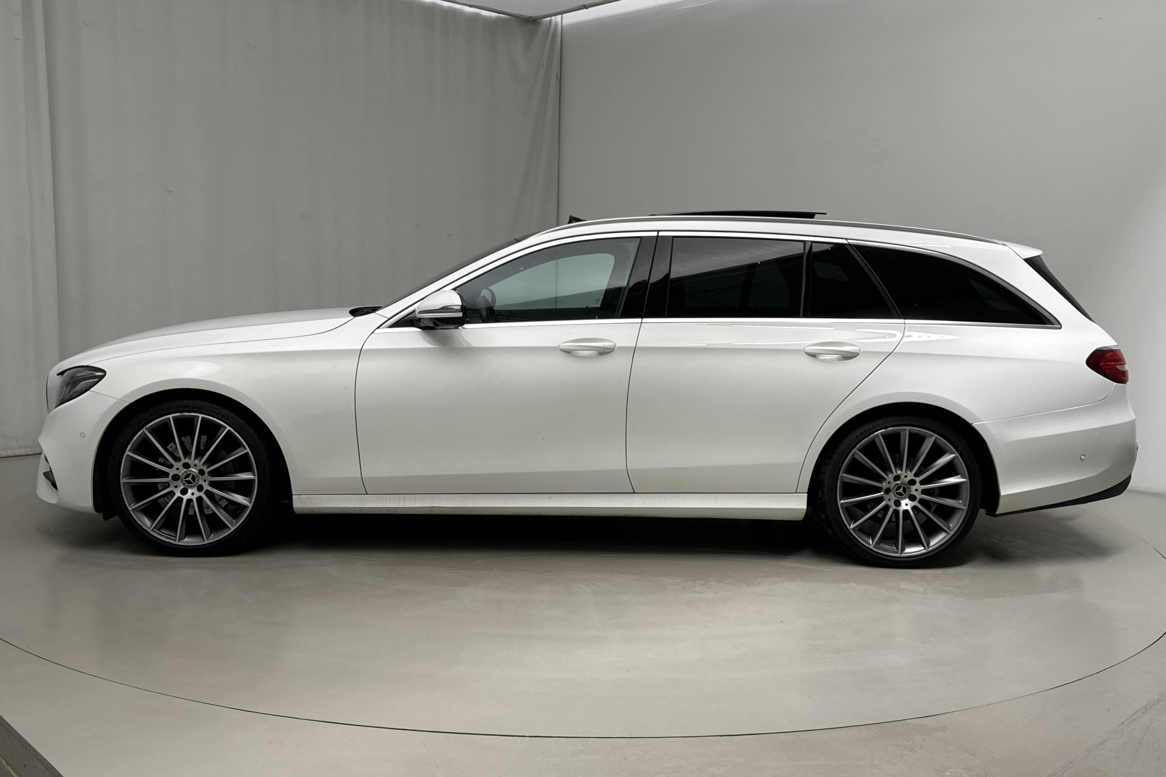 Mercedes E 220 d Kombi S213 (194hk) - 17 324 mil - Automat - vit - 2019
