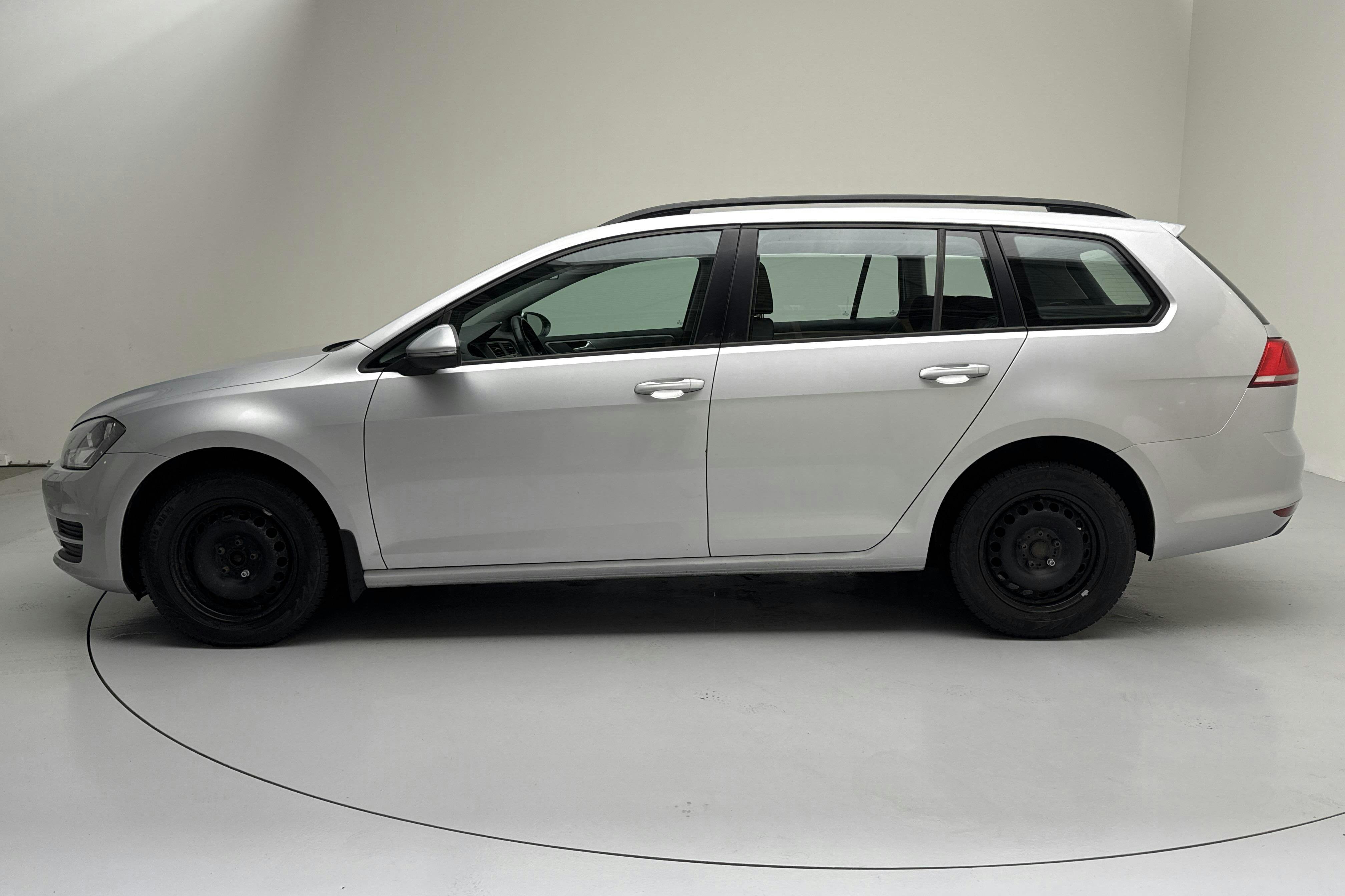 Presentation photo 2 of 12: VW Golf VII 1.6 TDI BlueMotion Sportscombi (110hk) - 215 650 km - Manual - silver - 2017