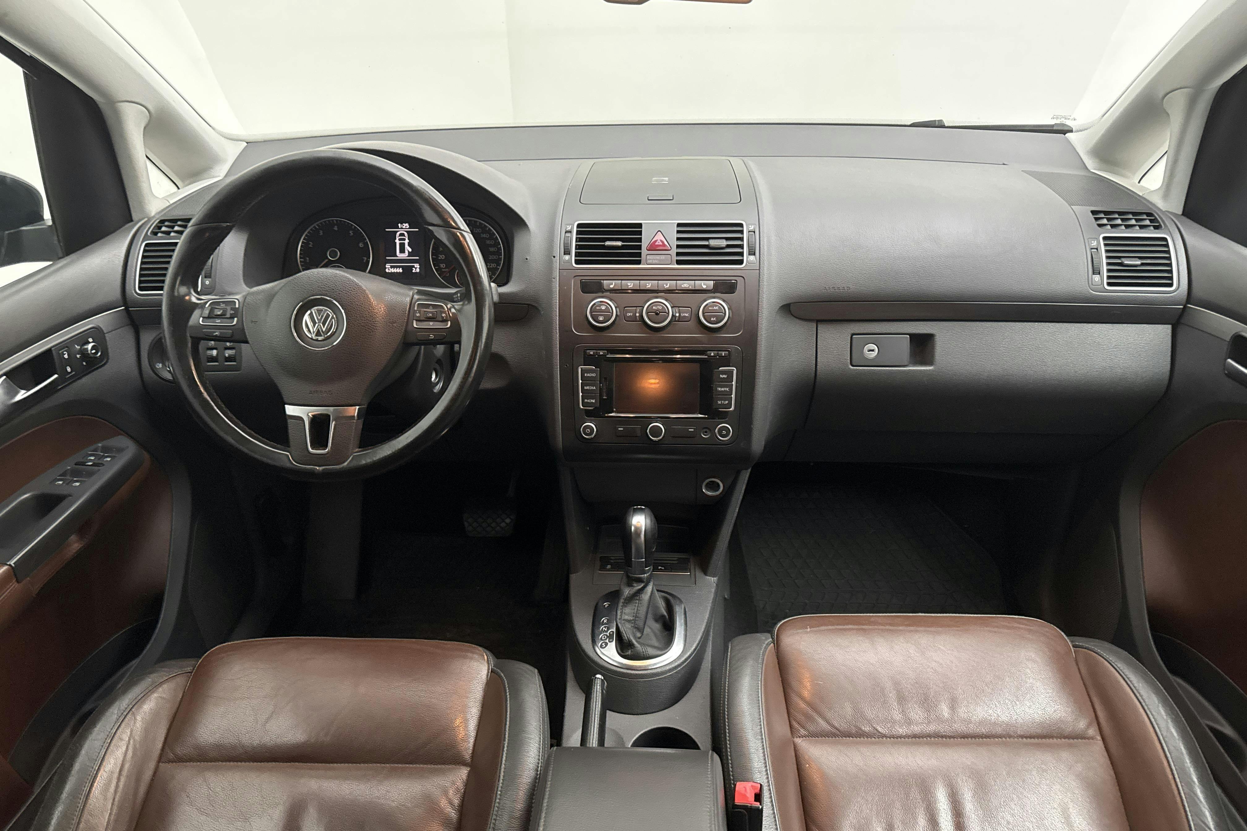 VW Touran 1.4 TGI EcoFuel (150hk) - 62 666 mil - Automat - Dark Blue - 2014