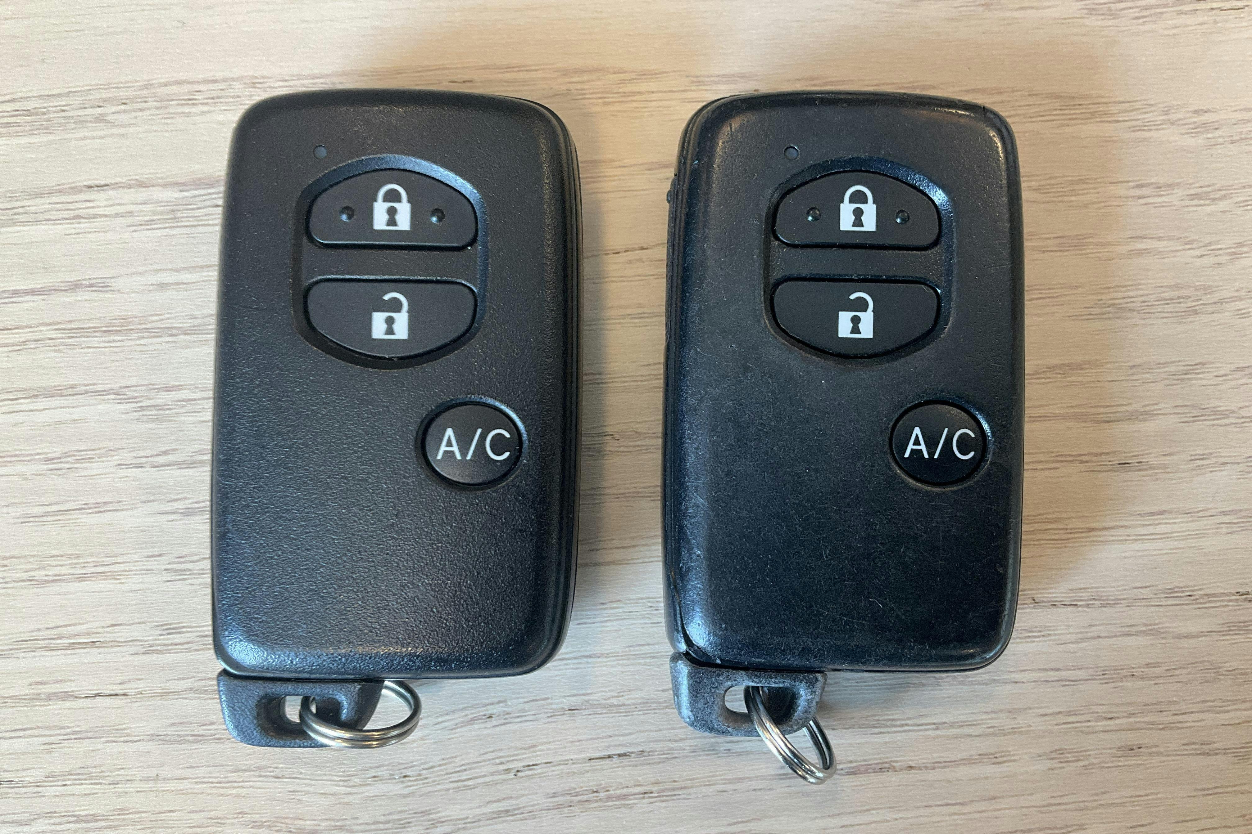 Toyota Prius 1.8 Hybrid (99hk) - 17 603 mil - Automat - Dark Grey - 2010
