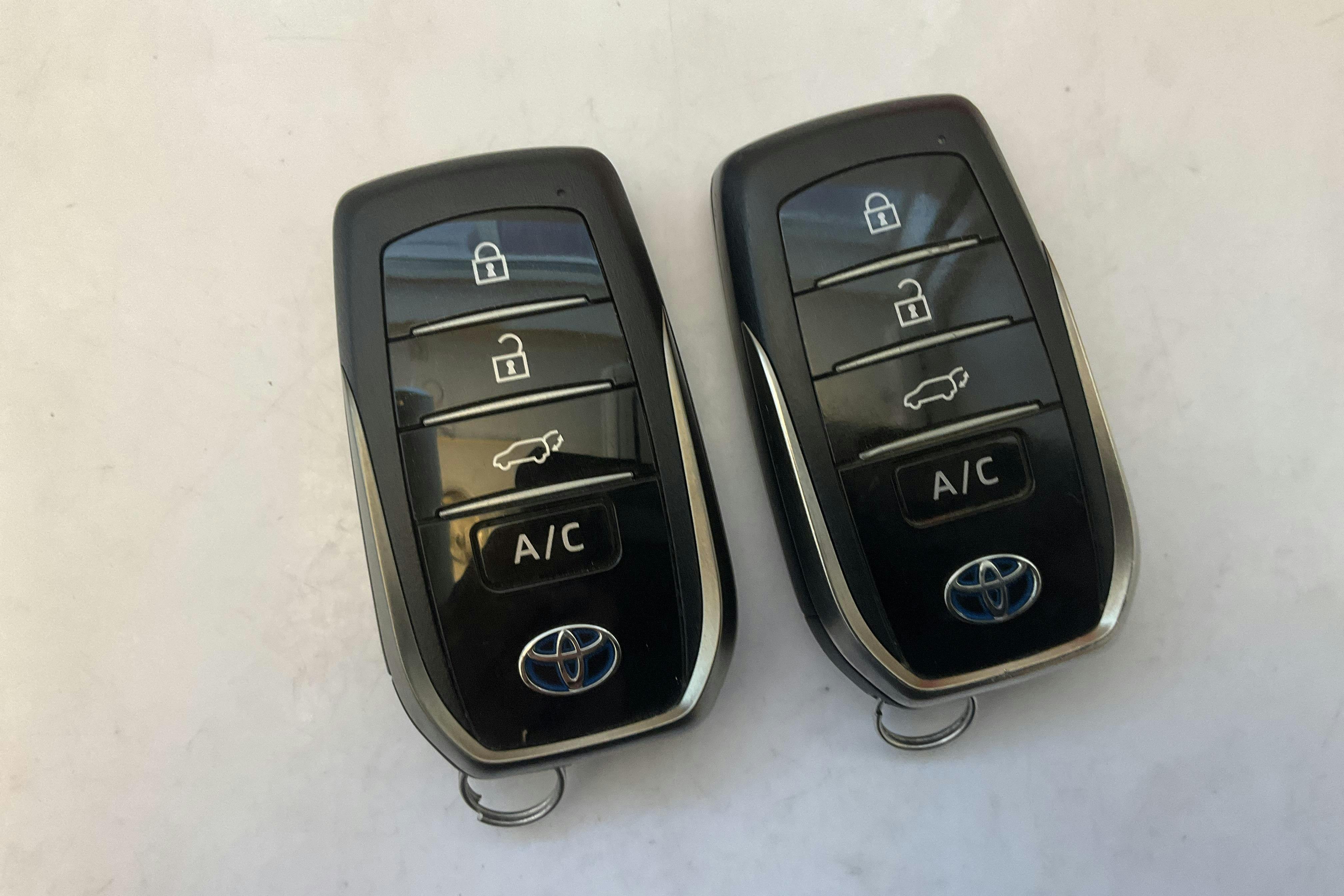 Toyota RAV4 2.5 Plug-in Hybrid AWD (306hk) - 10 403 mil - Automat - grå - 2021
