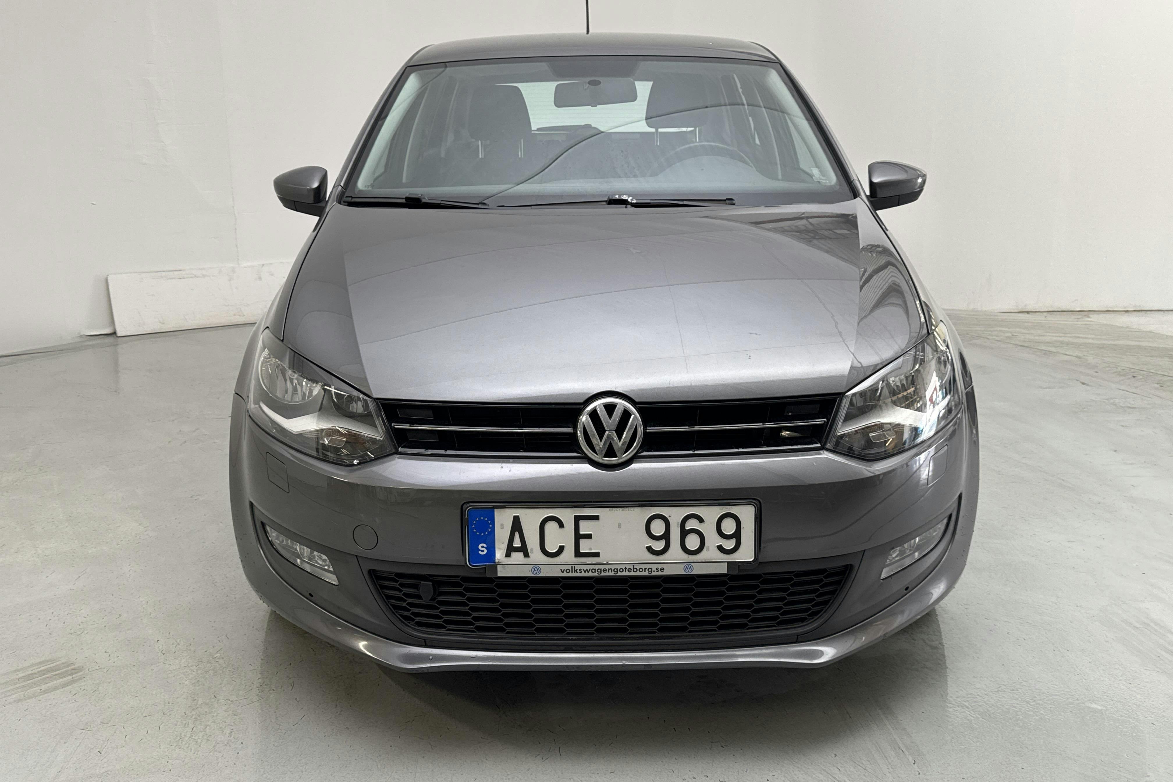 VW Polo 1.6 TDI 5dr (90hk) - 114 340 km - Käsitsi - Dark Grey - 2012