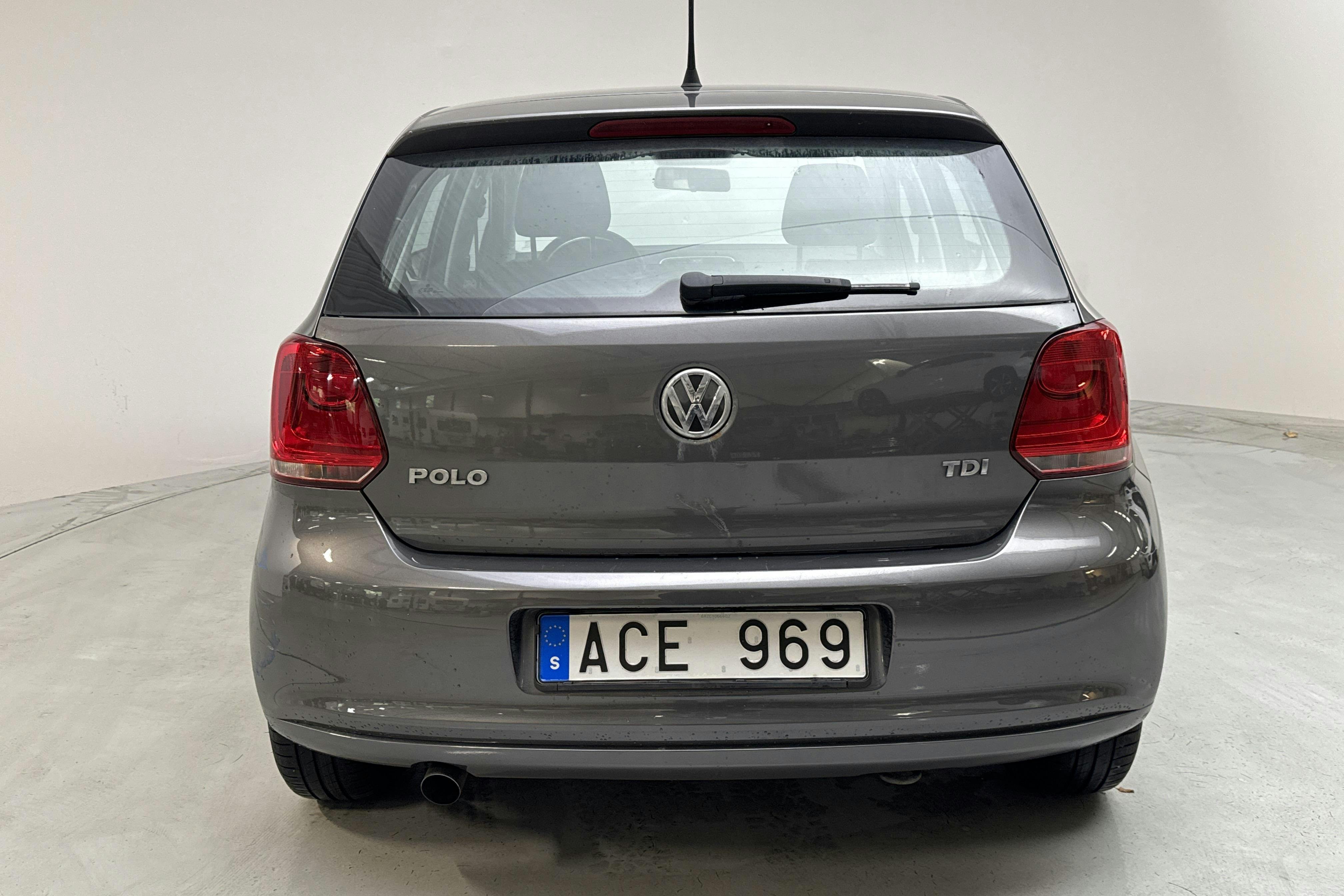VW Polo 1.6 TDI 5dr (90hk) - 114 340 km - Käsitsi - Dark Grey - 2012