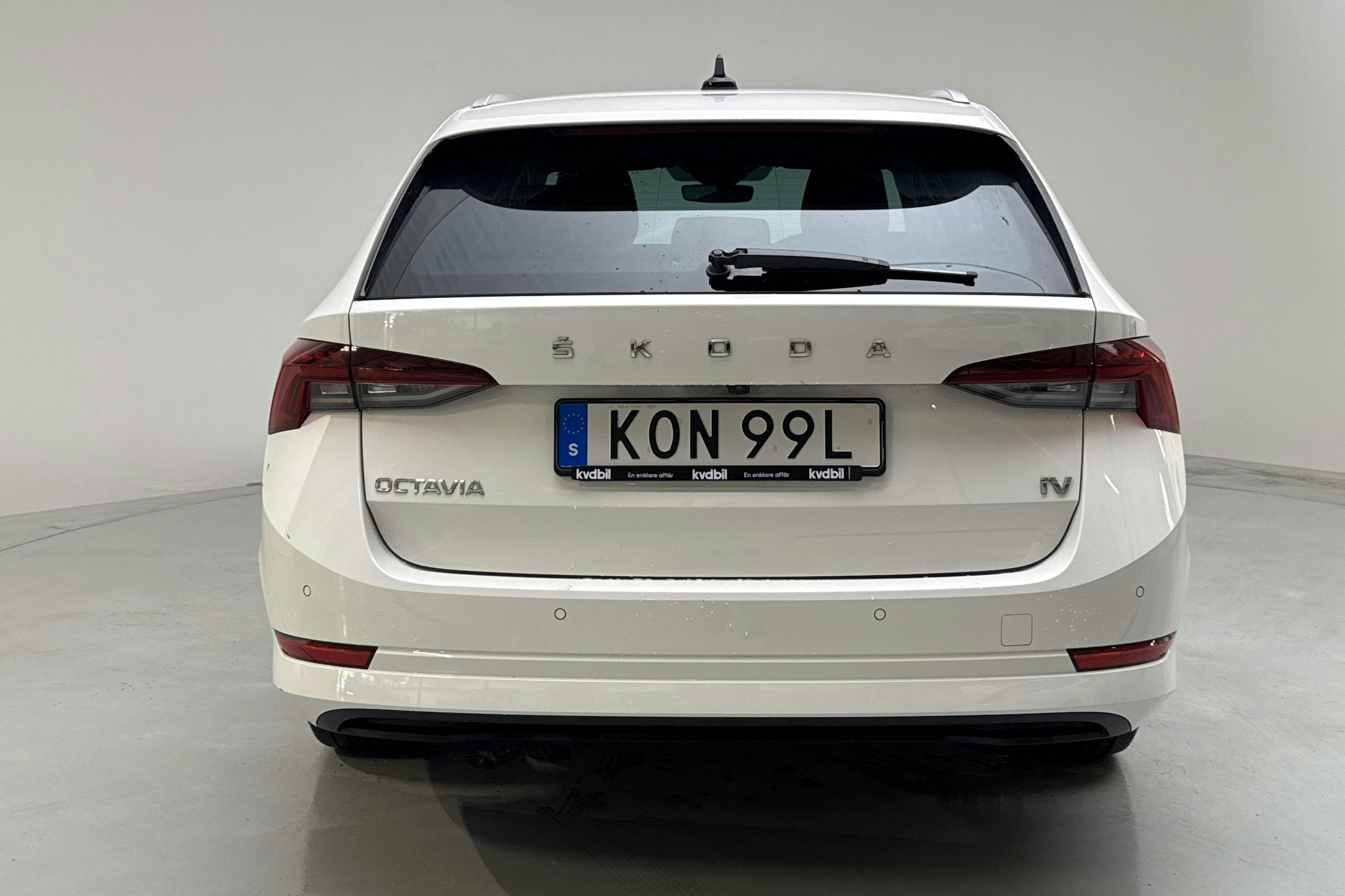 Skoda Octavia 1.4 iV PHEV Combi (204hk) - 5 226 mil - Automat - vit - 2021