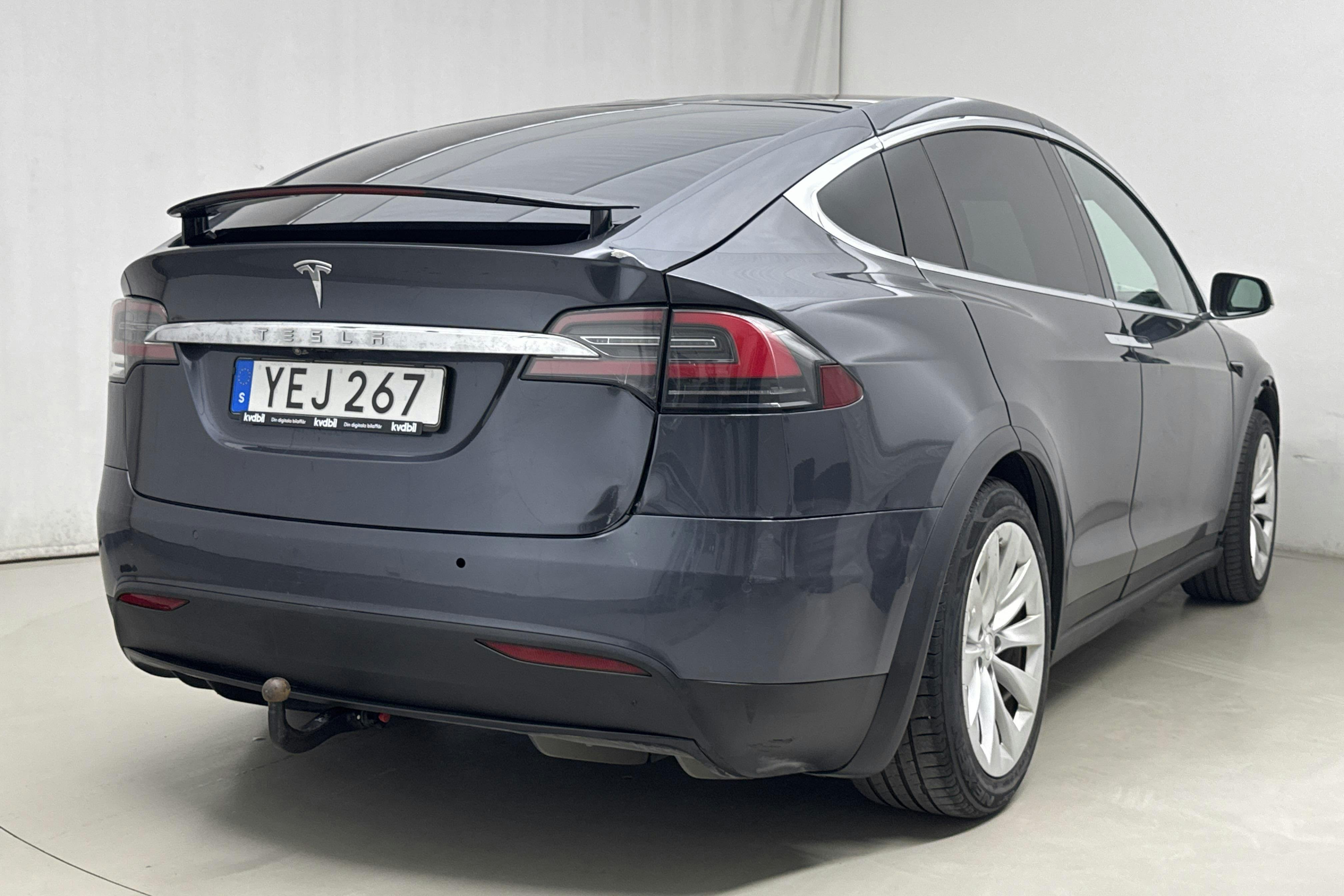 Tesla Model X 60D - 28 124 mil - Automat - grå - 2016