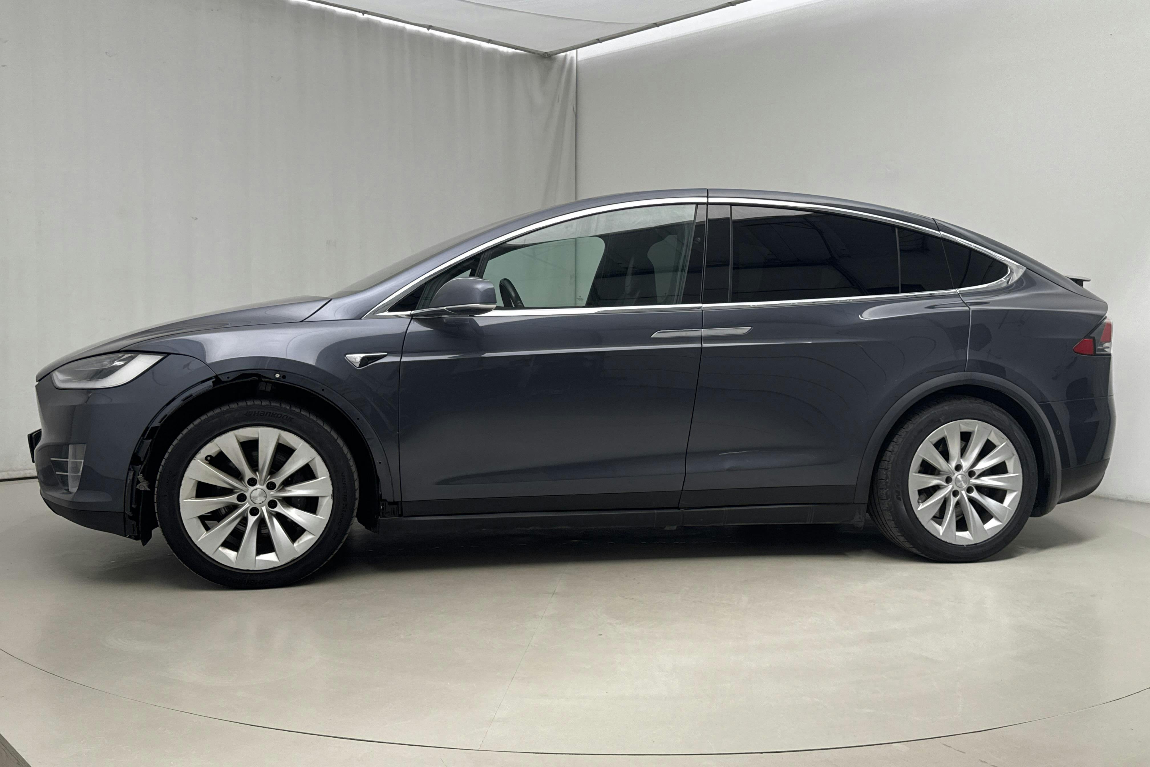 Presentationsfoto 2 av 22: Tesla Model X 60D - 28 124 mil - Automat - grå - 2016