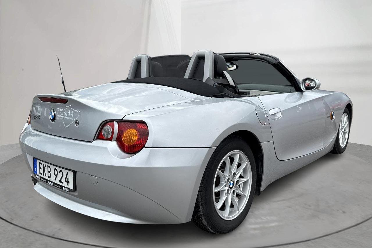 BMW Z4 2.2i Roadster (170hk) - 12 865 mil - Manuell - silver - 2004