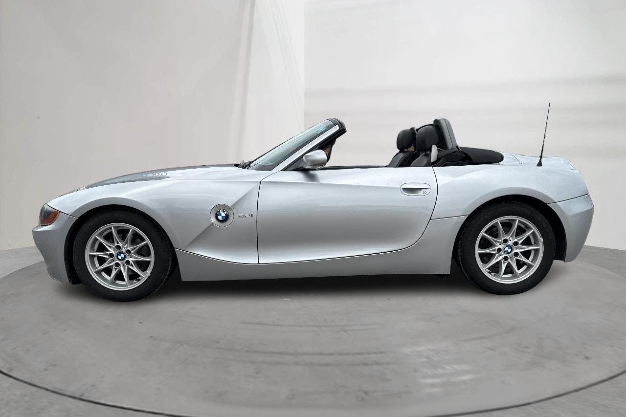BMW Z4 2.2i Roadster (170hk) - 12 865 mil - Manuell - silver - 2004