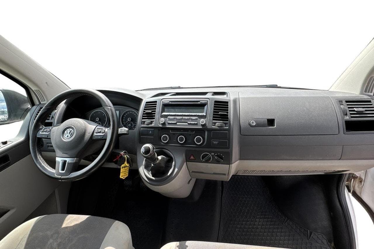 VW Transporter T5 2.0 TDI 4MOTION (140hk) - 15 701 mil - Manuell - vit - 2015
