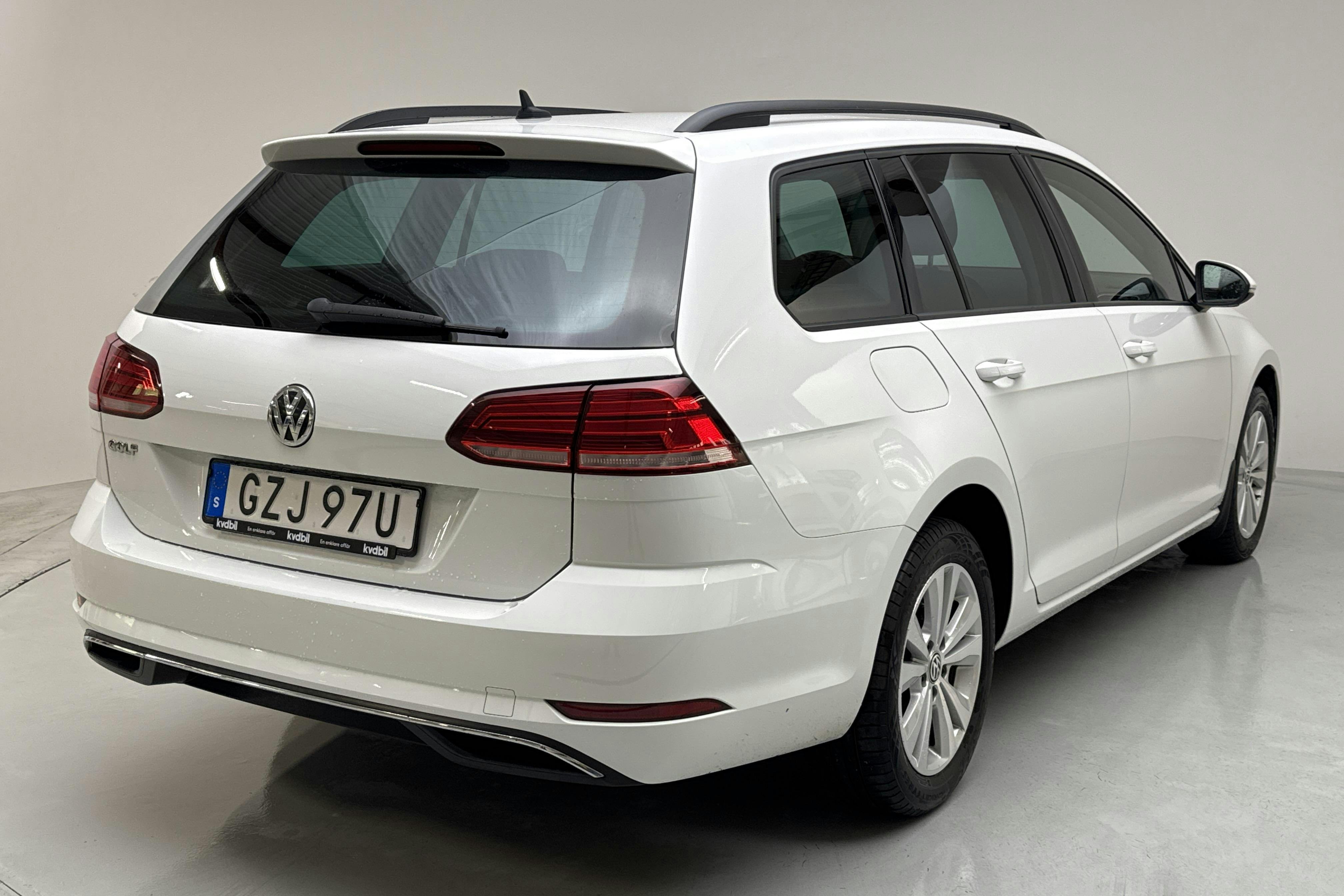 VW Golf VII 1.6 TDI Sportscombi (115hk) - 166 510 km - Automatic - white - 2019