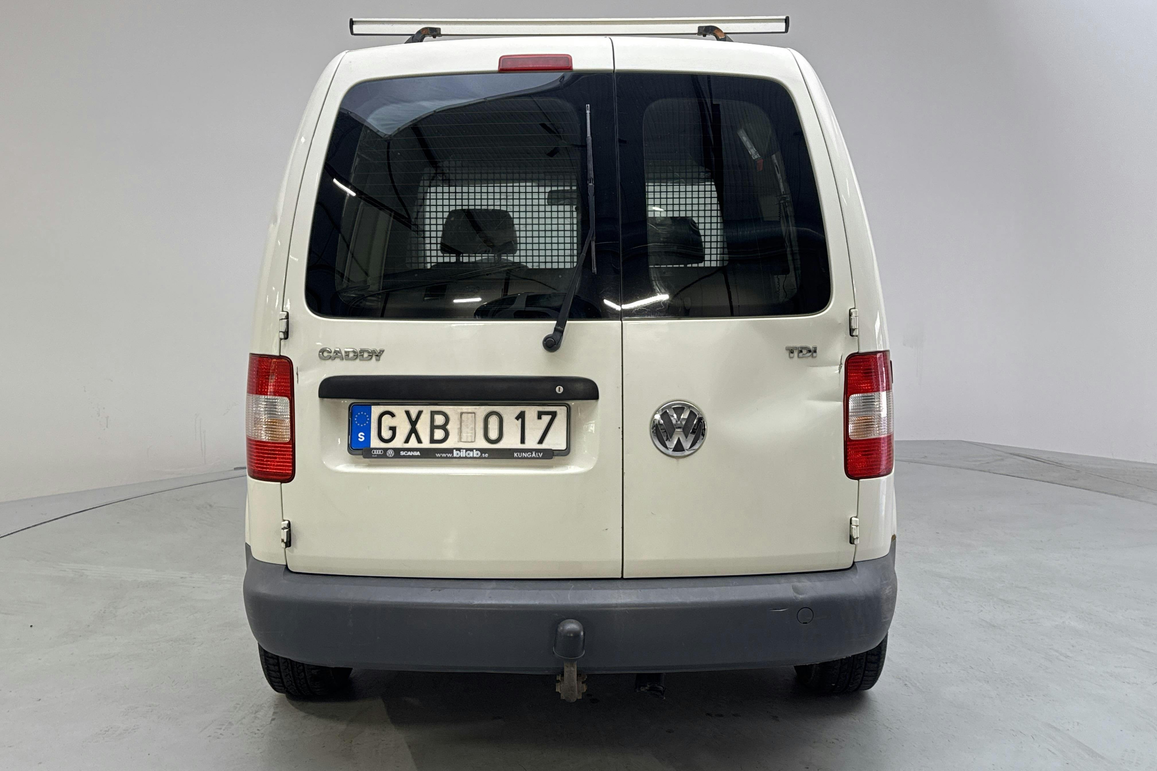 VW Caddy 1.9 TDI Skåp (105hk) - 141 260 km - Käsitsi - valge - 2007
