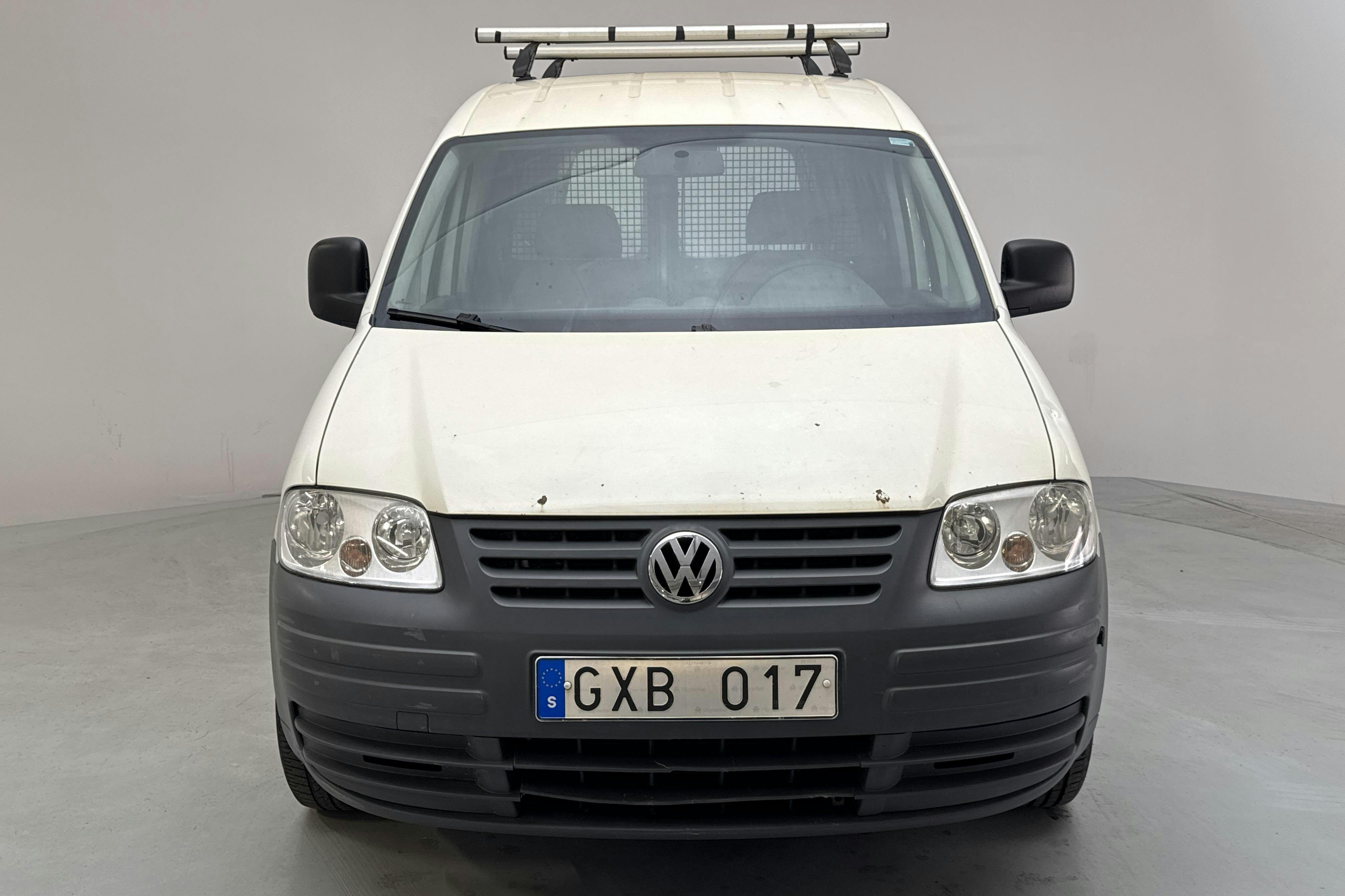 VW Caddy 1.9 TDI Skåp (105hk) - 141 260 km - Käsitsi - valge - 2007