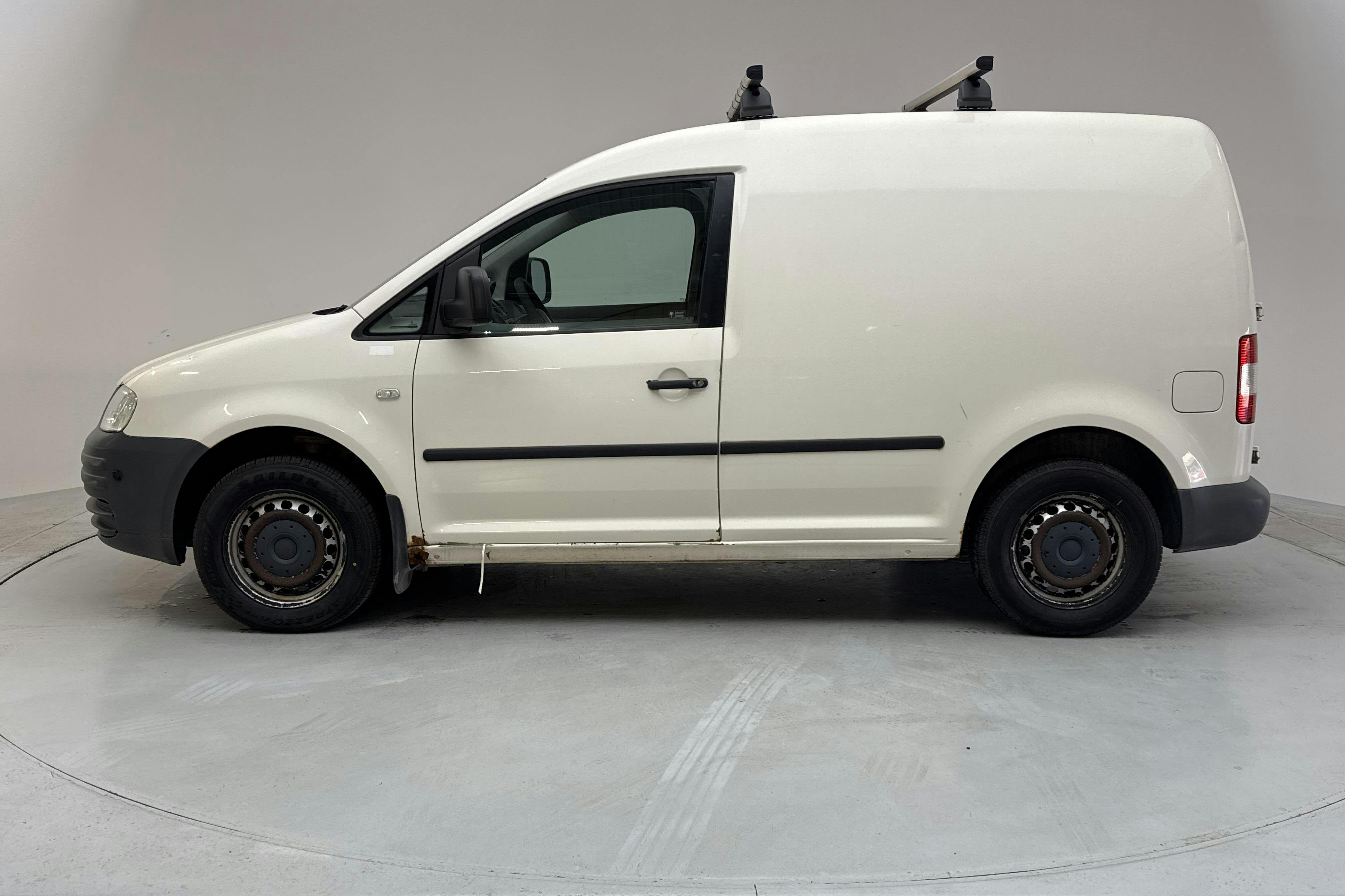 Esitlusfoto 2 aadressil 10: VW Caddy 1.9 TDI Skåp (105hk) - 141 260 km - Käsitsi - valge - 2007