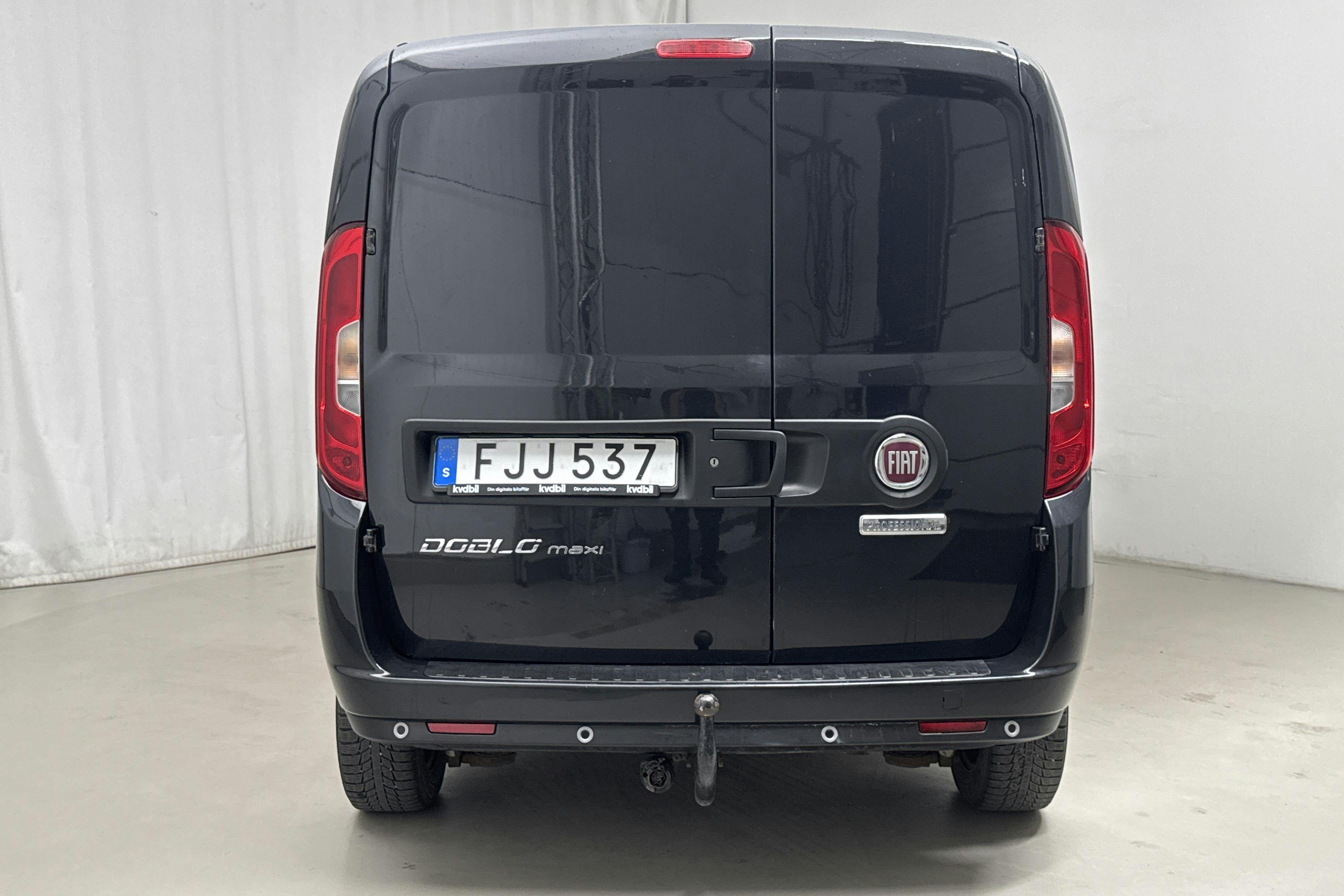 Fiat Doblo Combi 1.3 MJT (95hk) - 18 422 mil - Manuell - svart - 2018