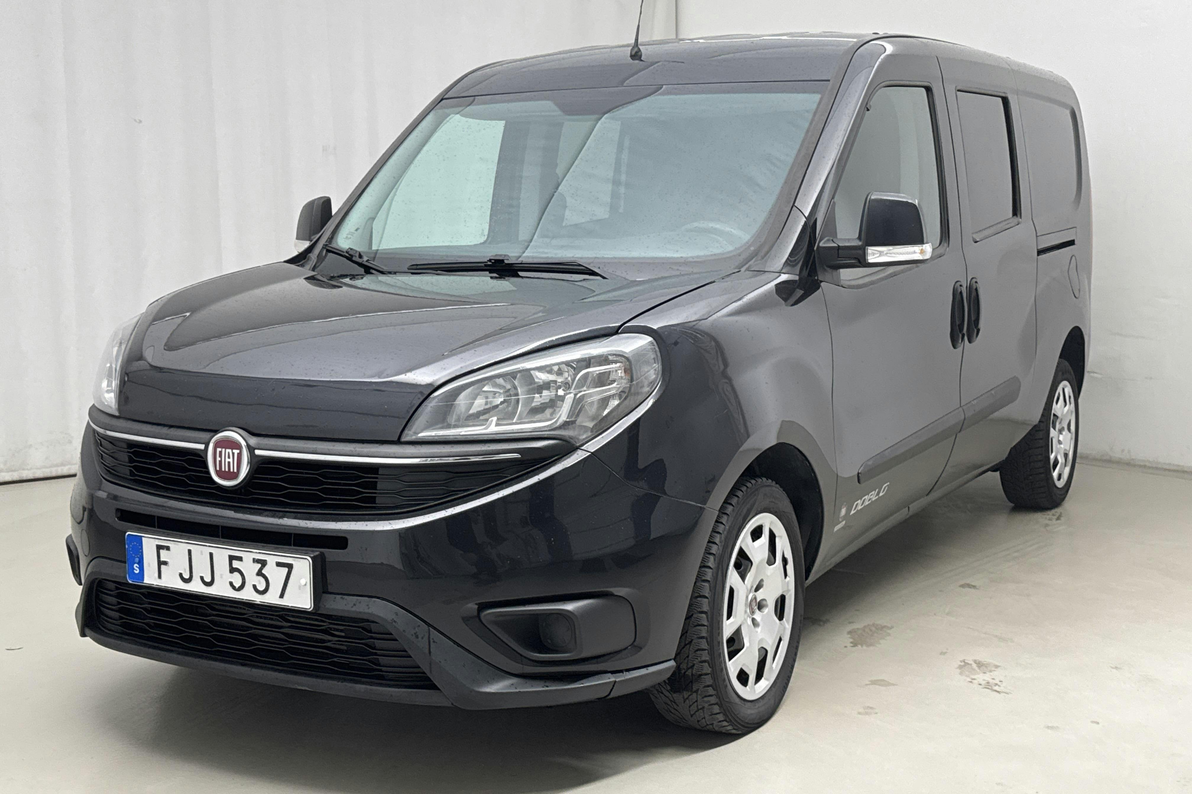 Fiat Doblo Combi 1.3 MJT (95hk) - 18 422 mil - Manuell - svart - 2018