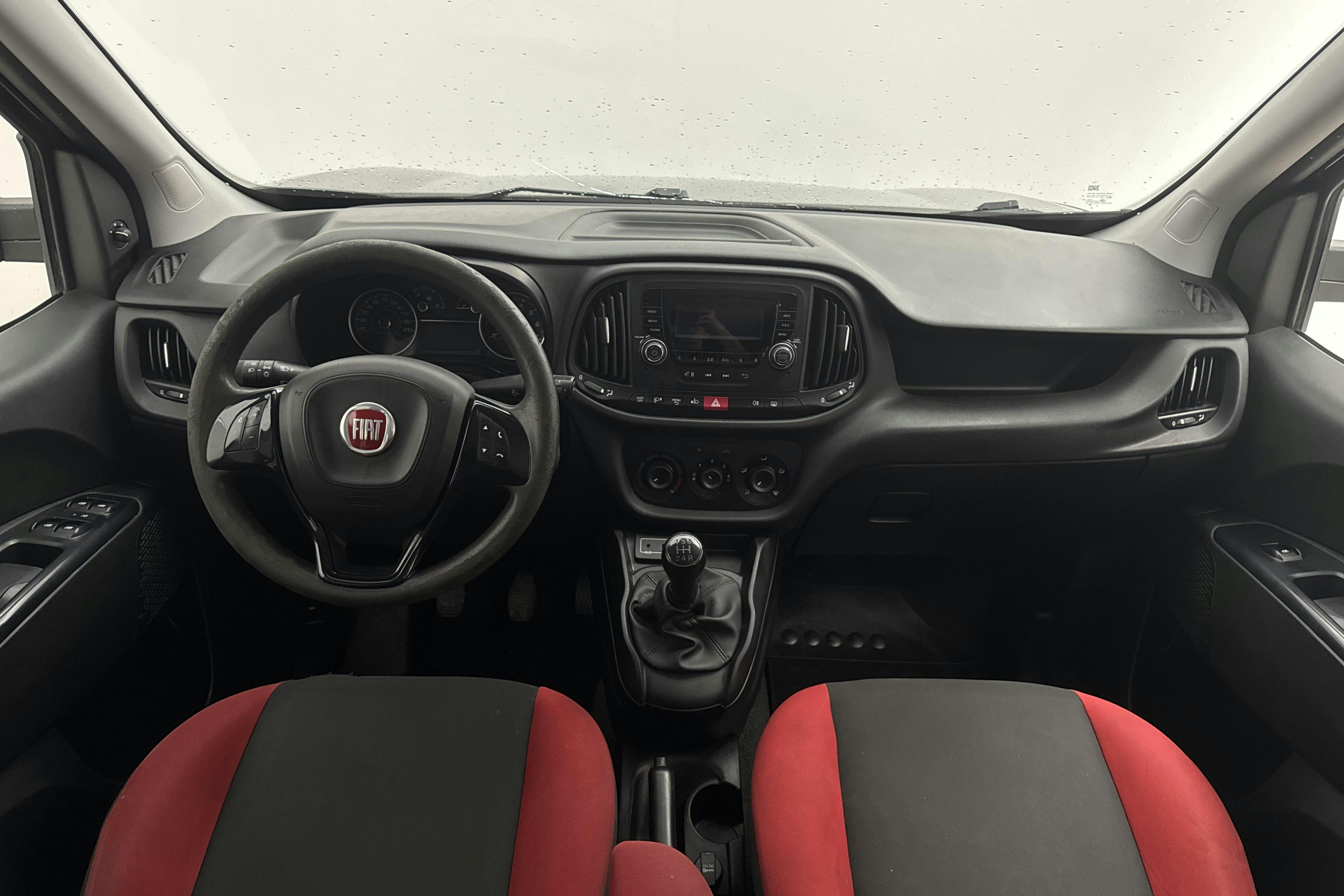 Fiat Doblo Combi 1.3 MJT (95hk) - 18 422 mil - Manuell - svart - 2018