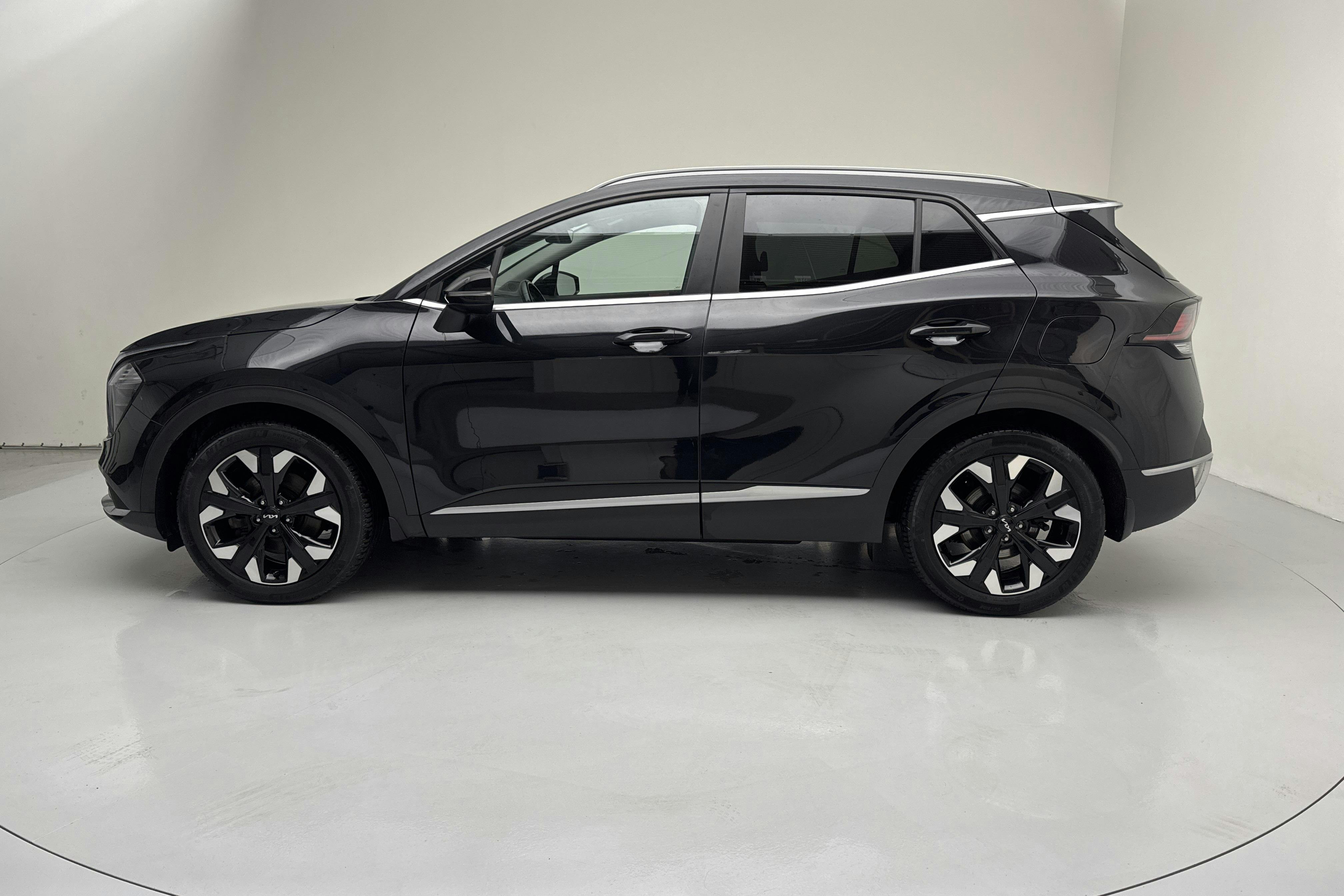 Esitlusfoto 2 aadressil 18: KIA Sportage PHEV AWD (265hk) - 80 390 km - Automaatne - must - 2022