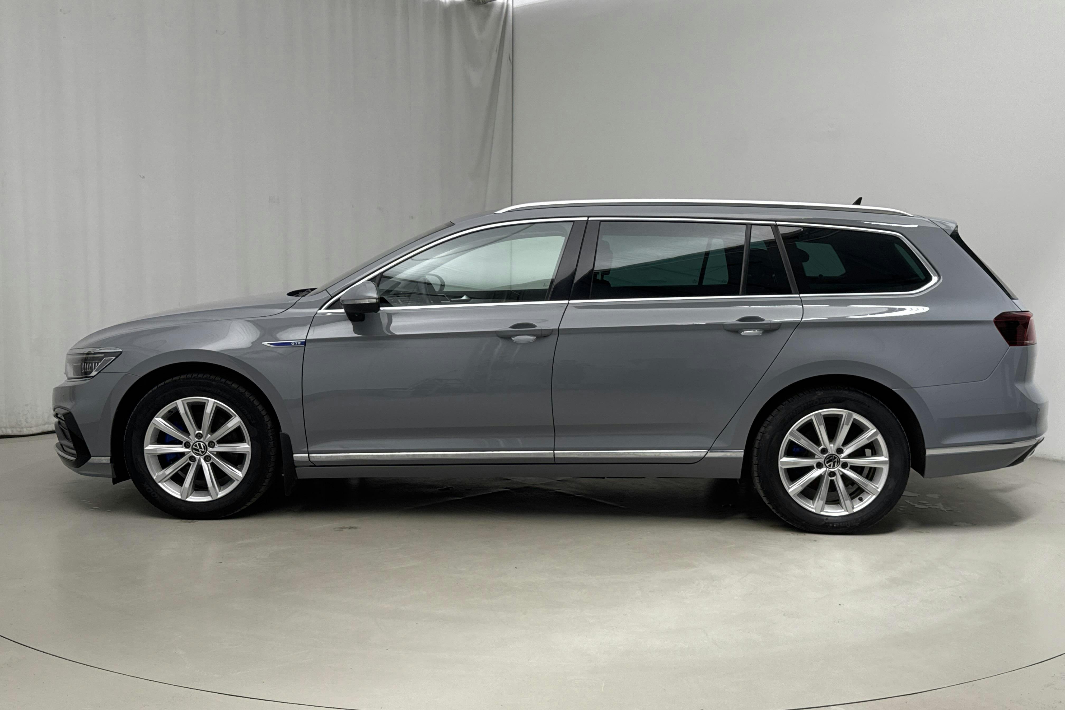 Presentation photo 2 of 18: VW Passat 1.4 GTE Sportscombi (218hk) - 69 950 km - Automatic - gray - 2022