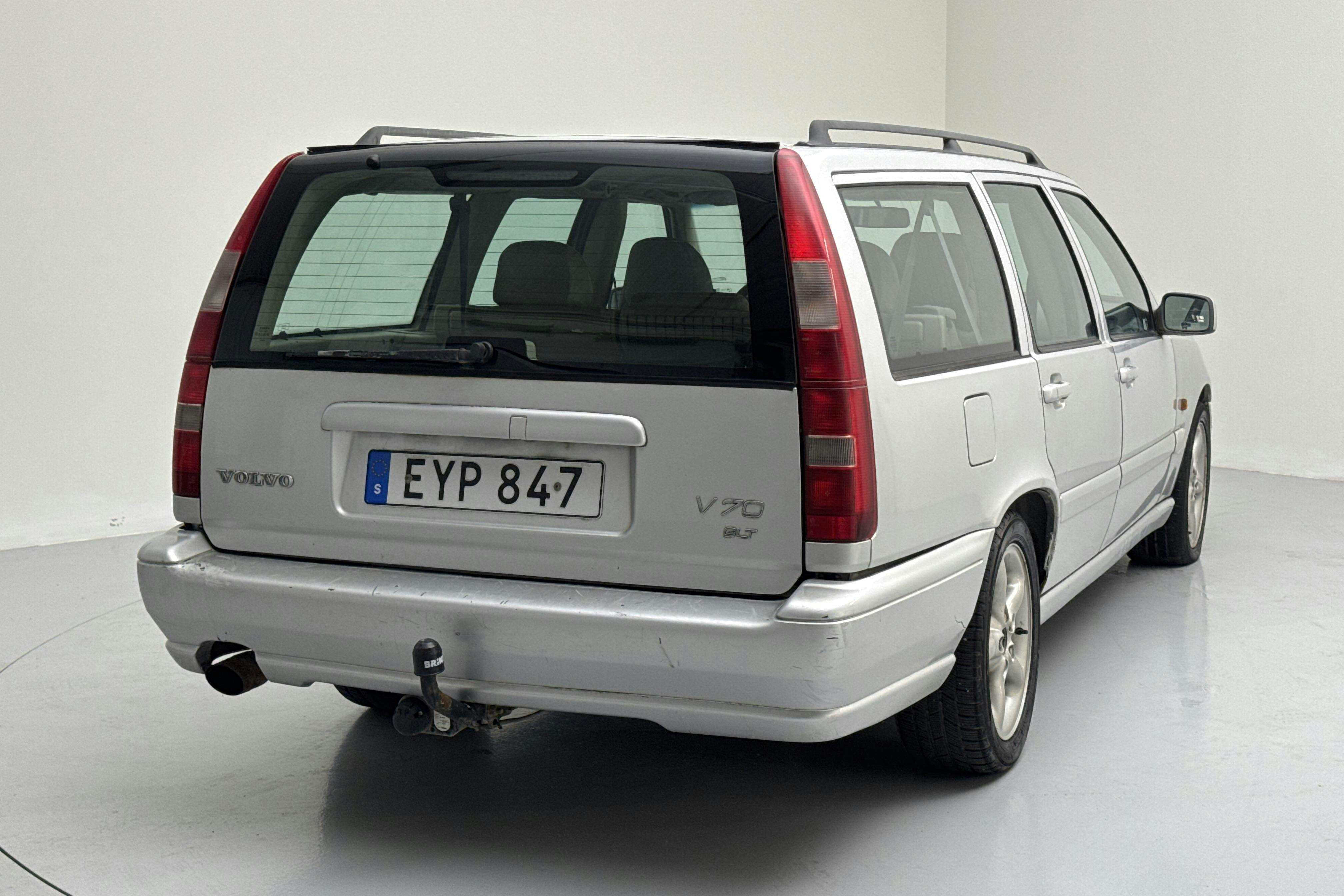 Volvo V70 2.5 (170hk) - 361 710 km - Automaatne - Light Grey - 1997