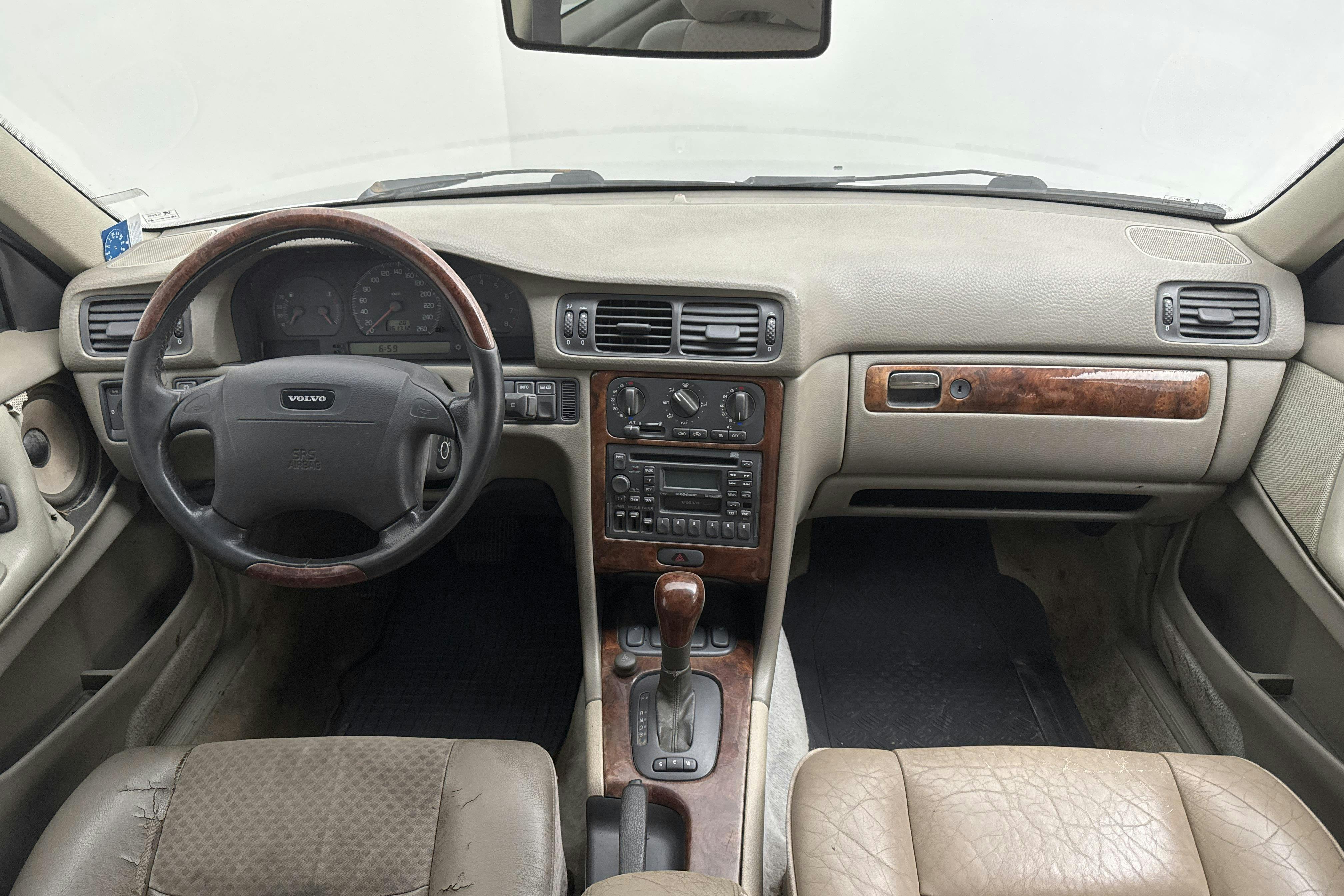 Volvo V70 2.5 (170hk) - 361 710 km - Automaatne - Light Grey - 1997