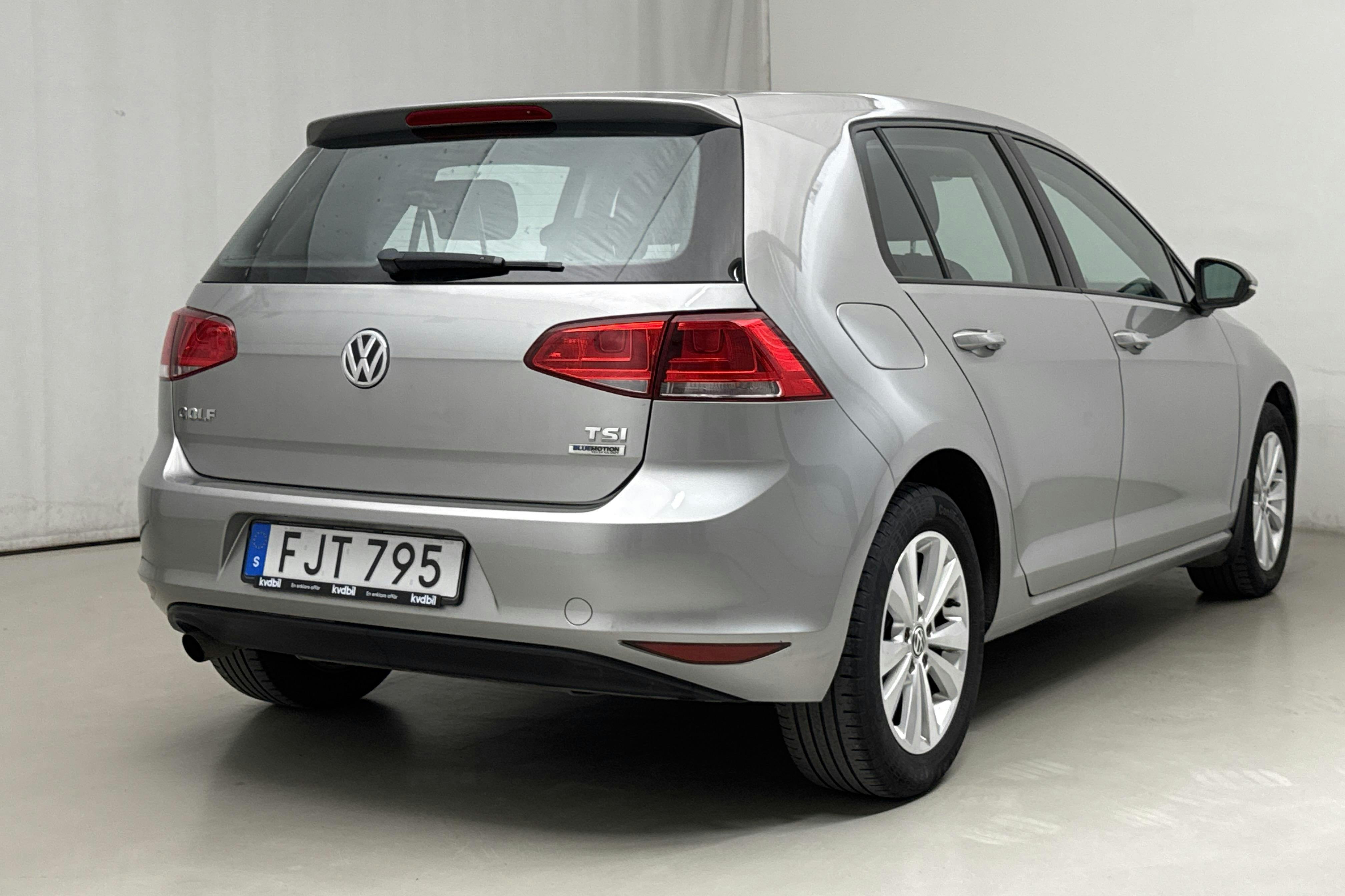 VW Golf VII 1.2 TSI 5dr (110hk) - 11 810 mil - Manuell - silver - 2016