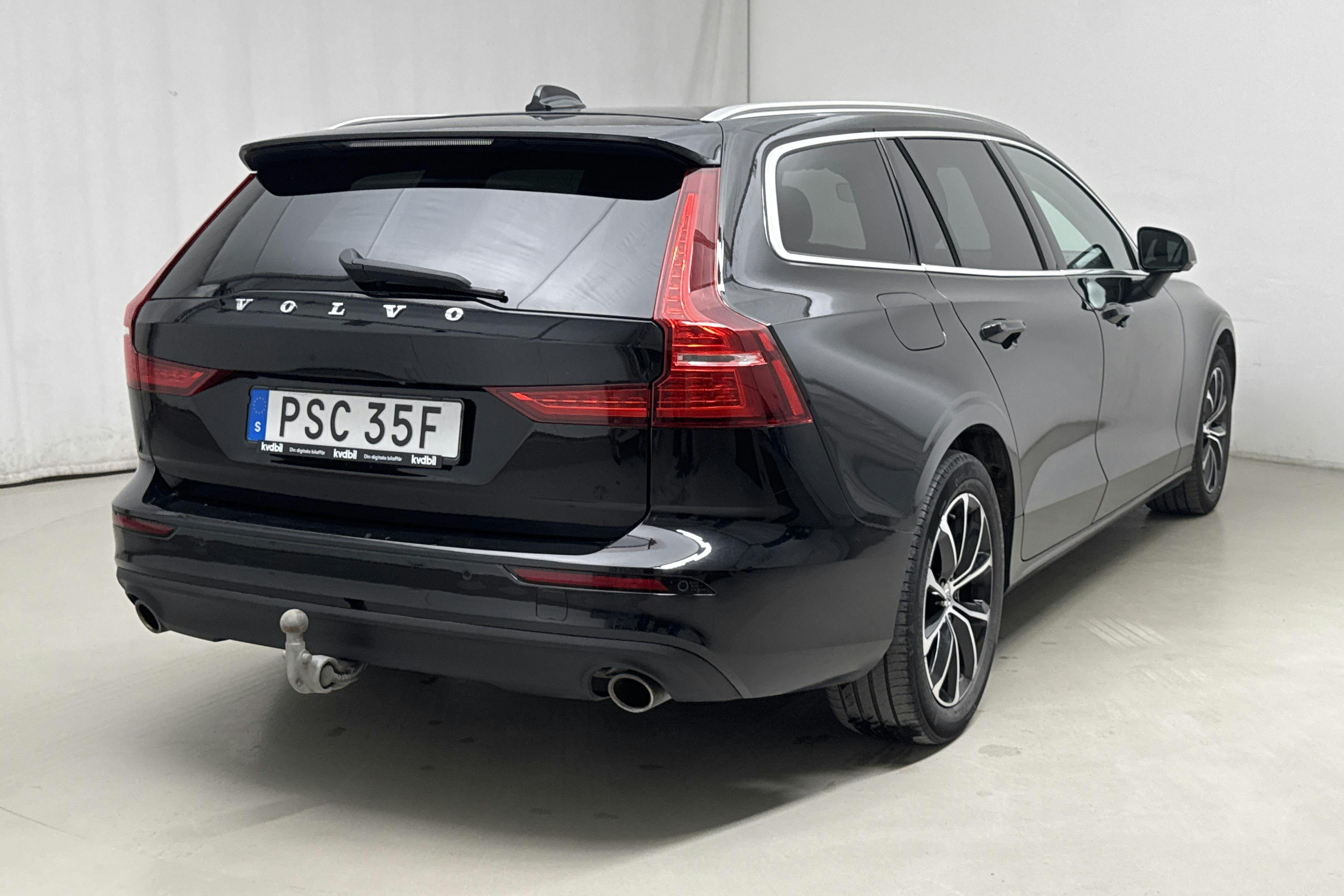 Volvo V60 B4 Mildhybrid, Diesel (197hk) - 104 220 km - Automatic - black - 2021